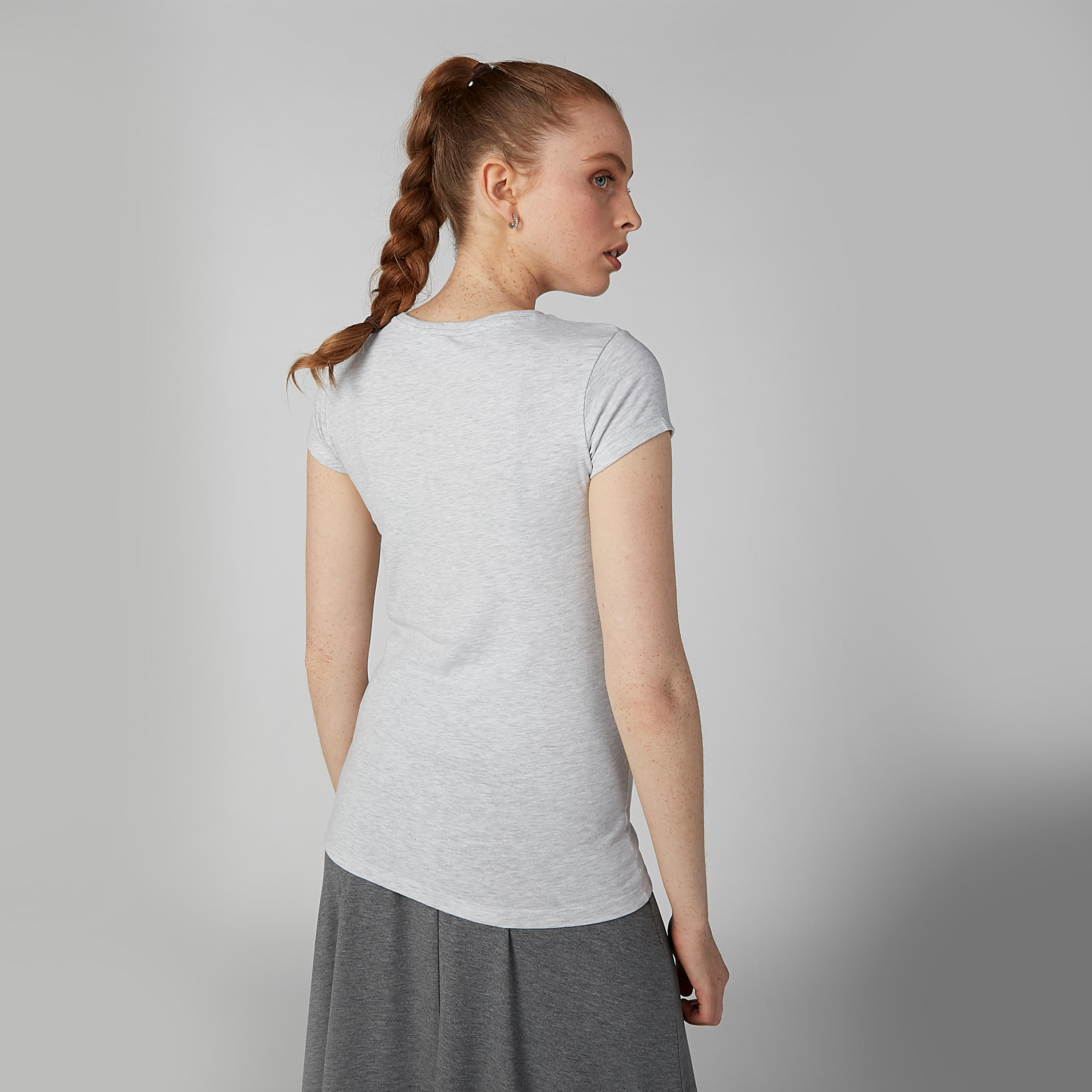 تيشيرت مستدام سكيني بياقة مستديرة وطبعات جارفيلد-women-clothing-tshirts-image-3