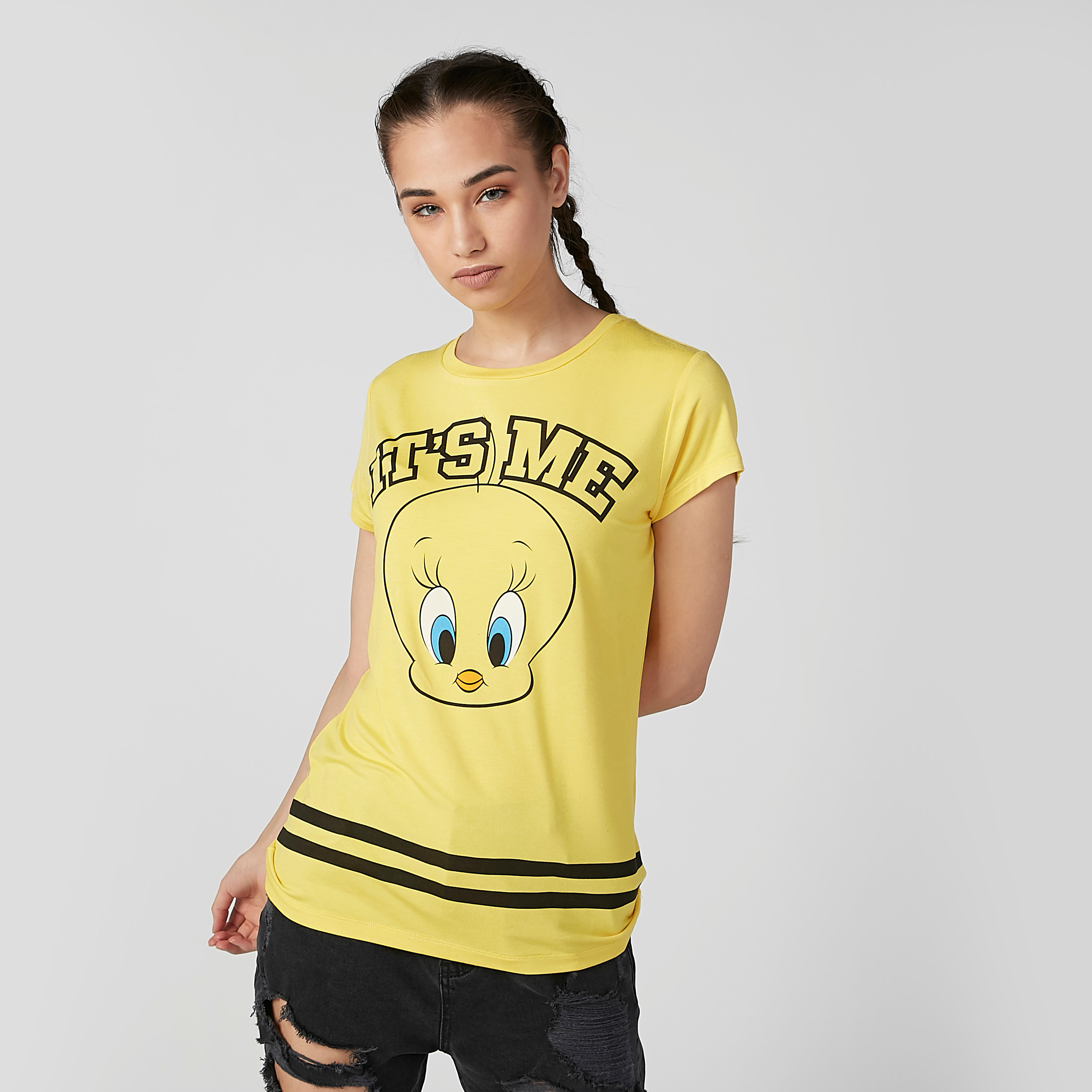 تيشيرت بقصّة سكيني وياقة مستديرة وأكمام كاب وطبعات تويتي-women-clothing-tshirts-image-2
