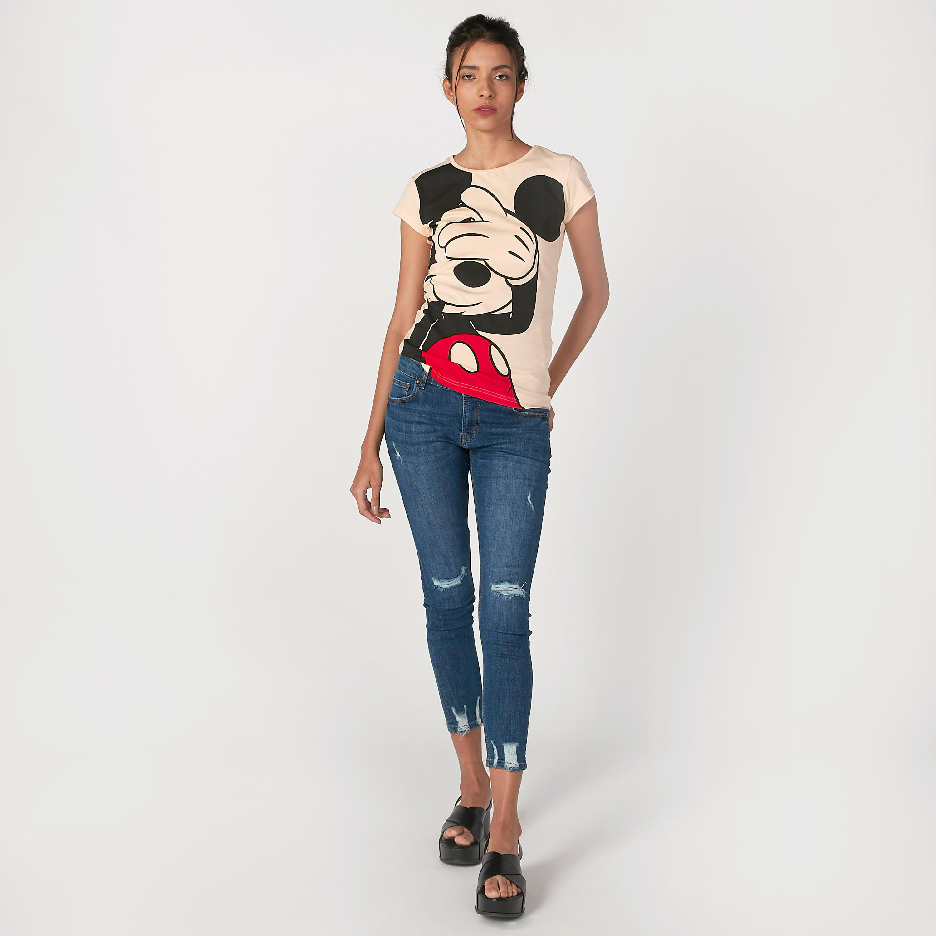 تيشيرت مستدام سكيني بياقة مستديرة وطبعات ميكي ماوس-women-clothing-tshirts-image-3
