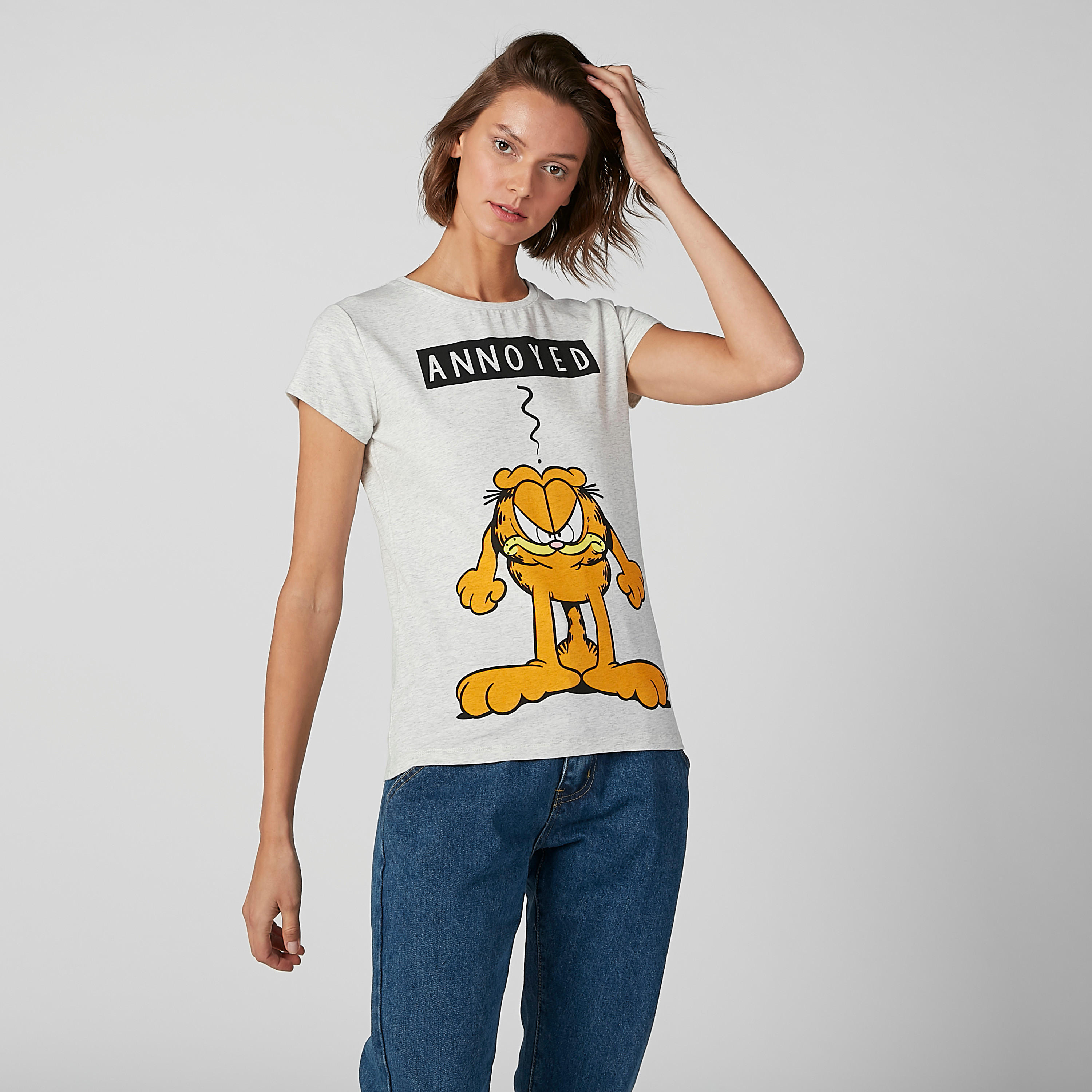 تيشيرت بقصّة سكيني وأكمام كاب وطبعات جارفيلد-women-clothing-tshirts-image-1