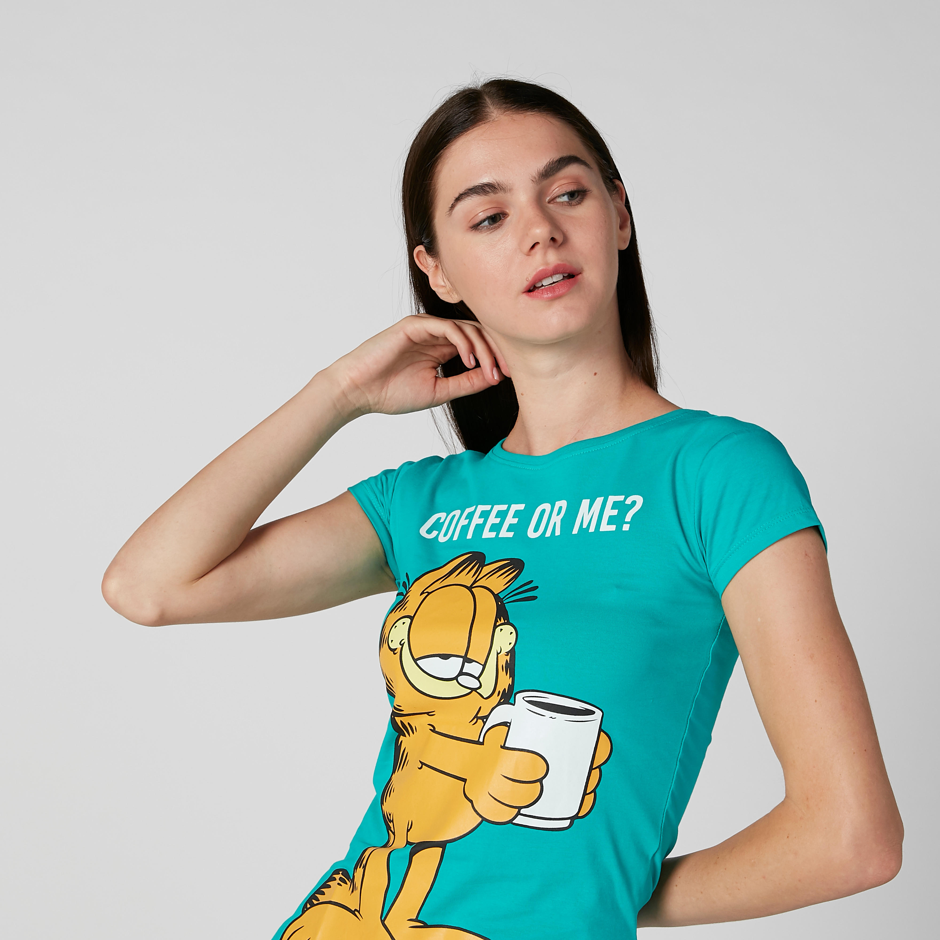 تيشيرت مستدام سكيني بأكمام كاب وطبعات جارفيلد -women-clothing-tshirts-image-3