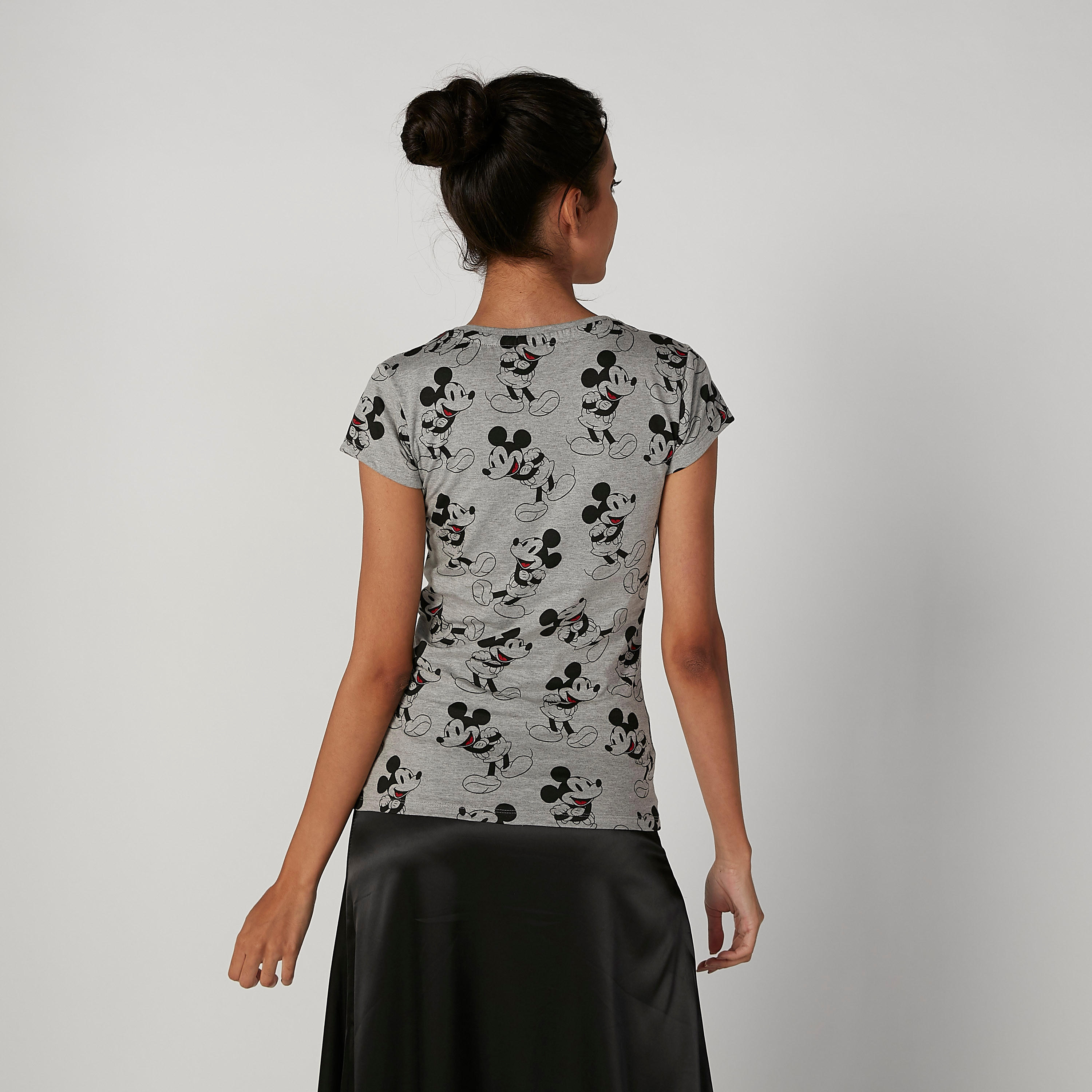 تيشيرت مستدام سكيني بأكمام كاب وطبعات ميكي ماوس-women-clothing-tshirts-image-2