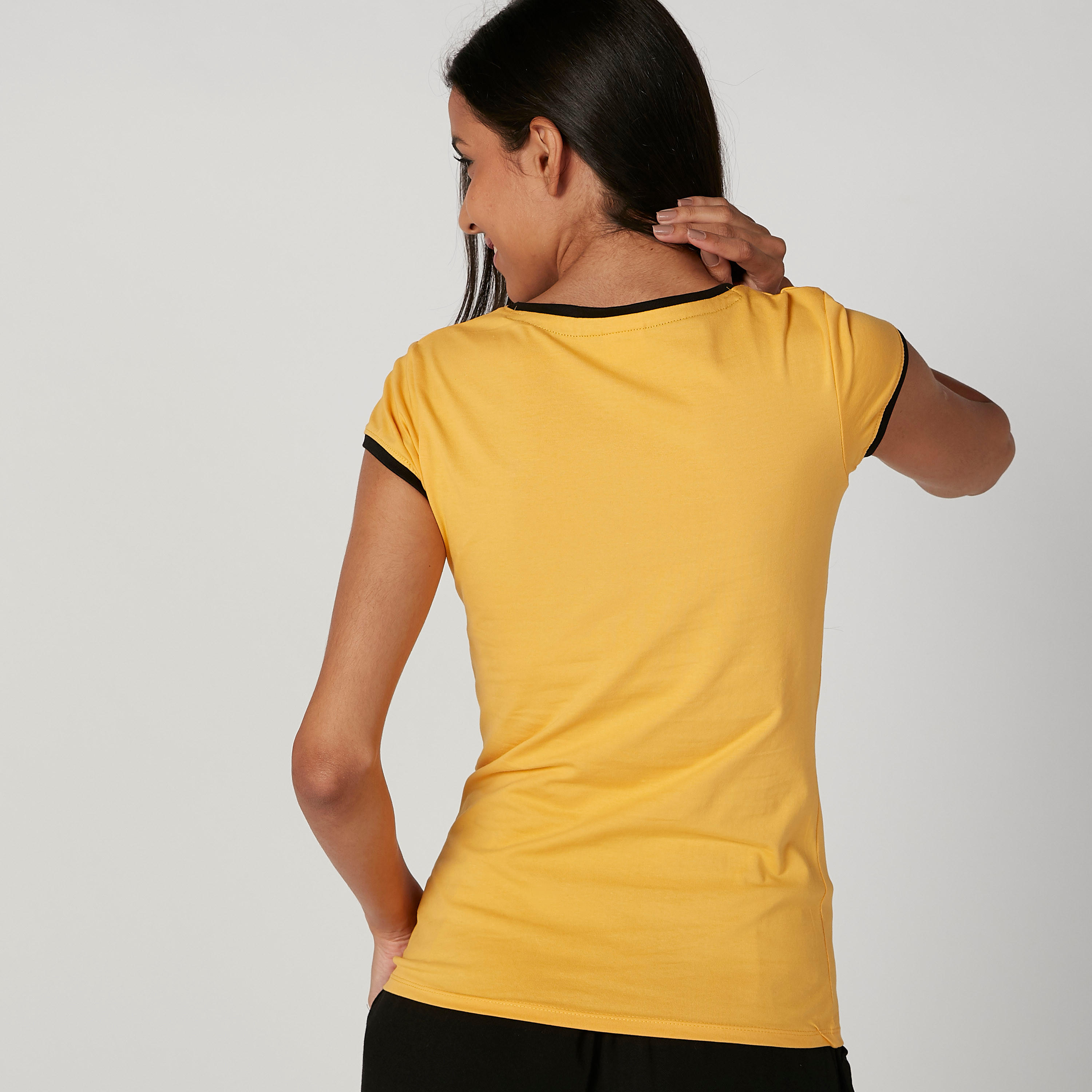 تيشيرت مستدام سكيني بياقة مستديرة وطبعات ميكي ماوس -women-clothing-tshirts-image-2