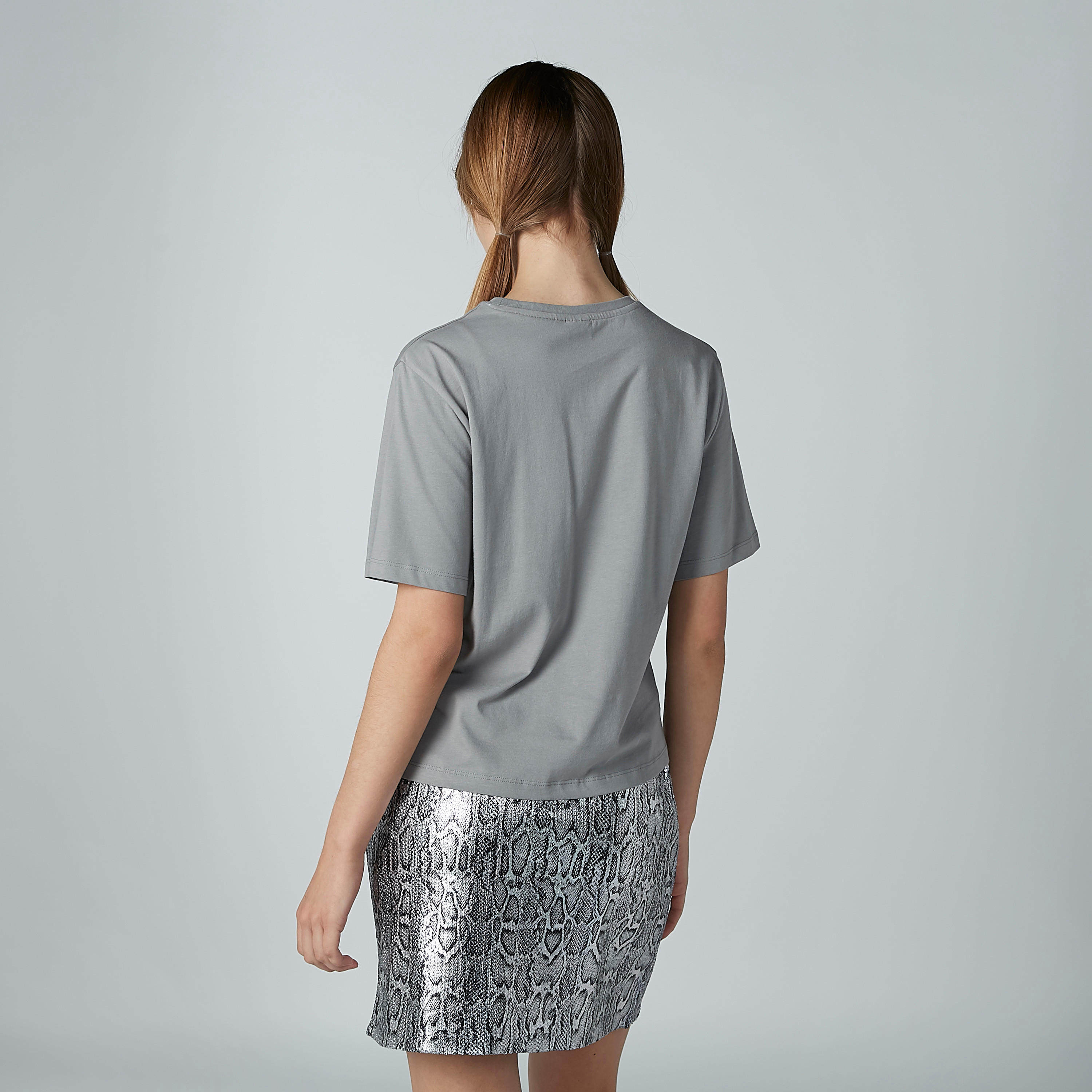 تيشيرت بياقة مستديرة وأكمام قصيرة وطبعات جيني-women-clothing-tshirts-image-4