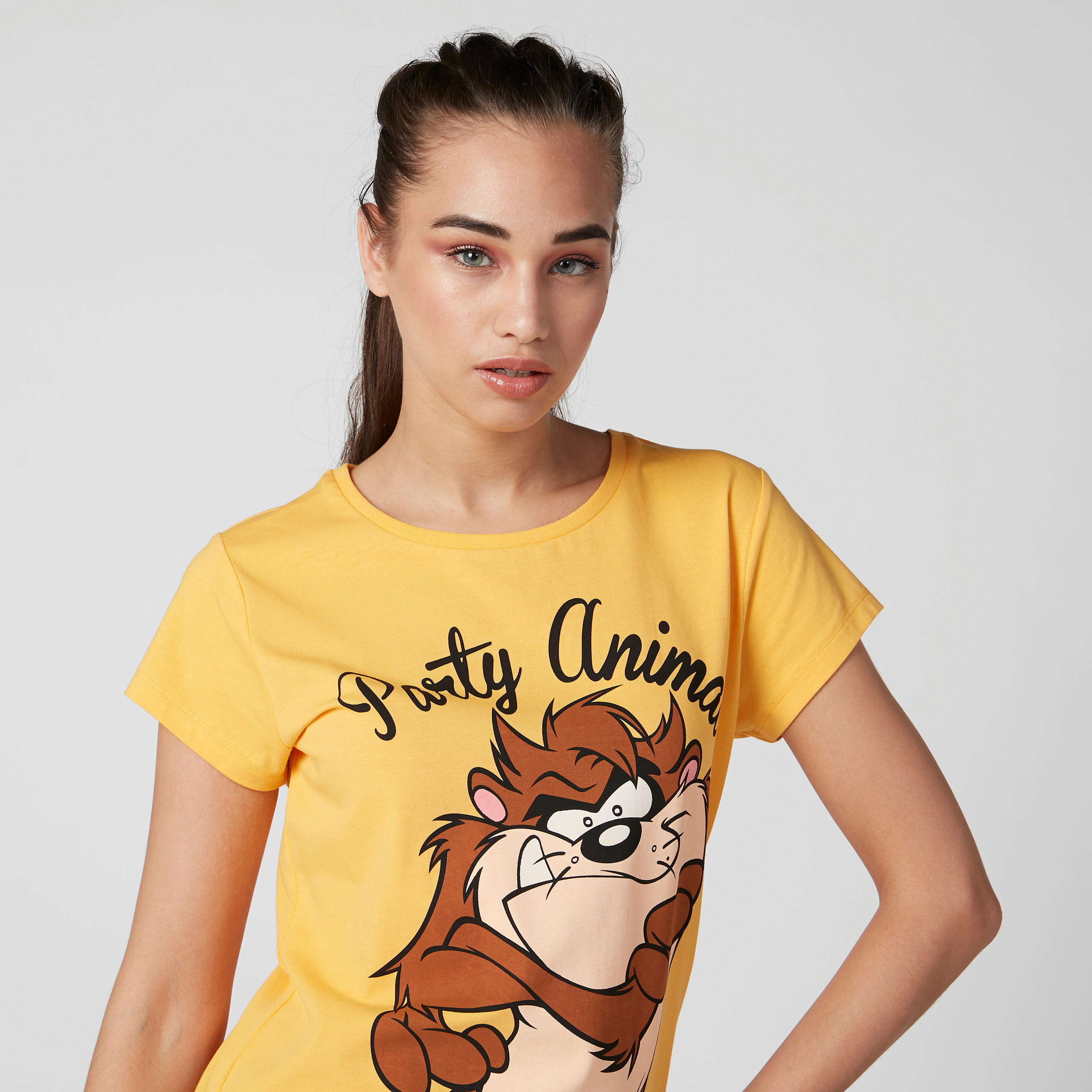 تيشيرت بقصّة سكيني وأكمام قصيرة وطبعات تازمانيان ديفل-women-clothing-tshirts-image-3