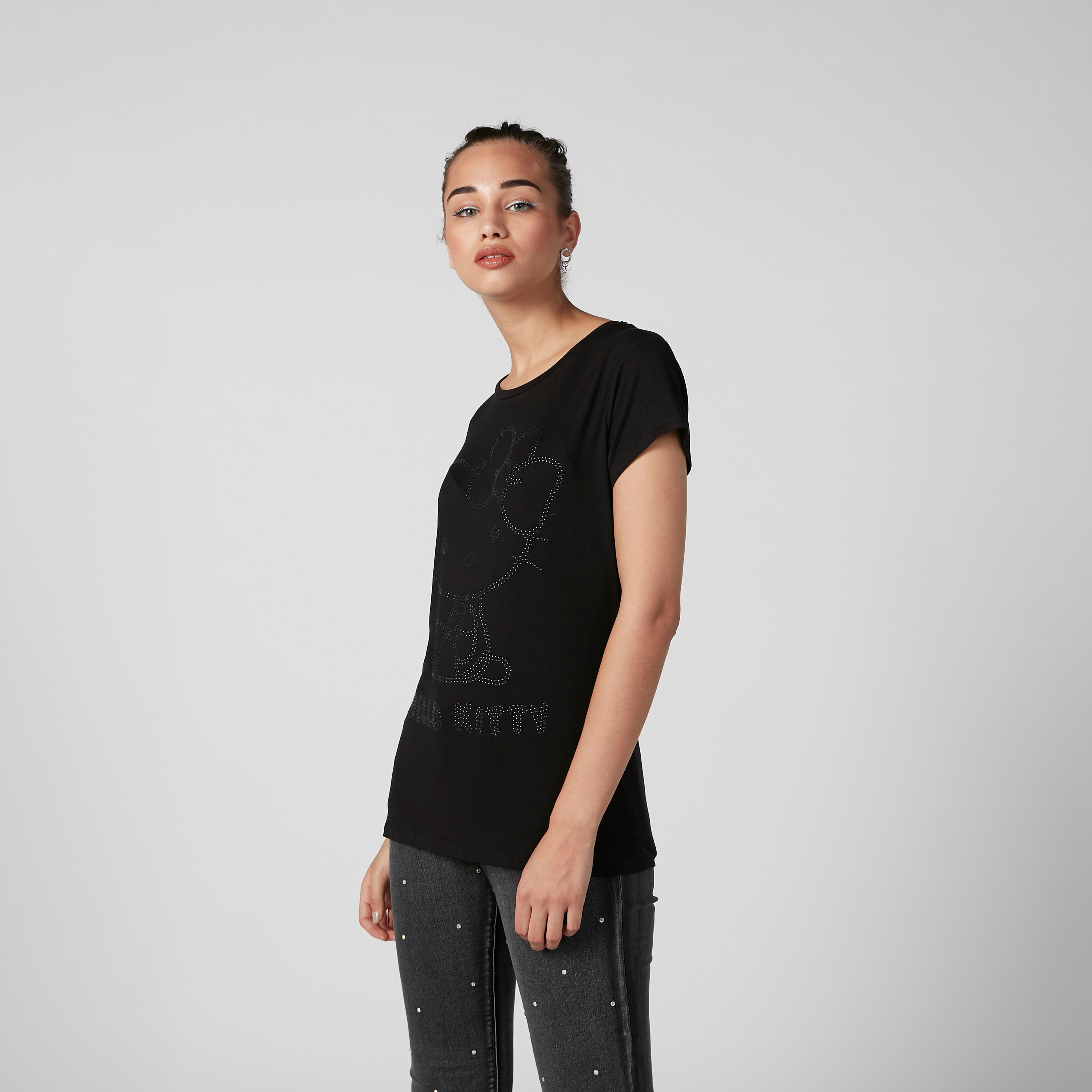 بلوزة فضفاضة بقصّة سكيني وأكمام كاب وتزيينات هالو كيتي-women-clothing-tshirts-image-1