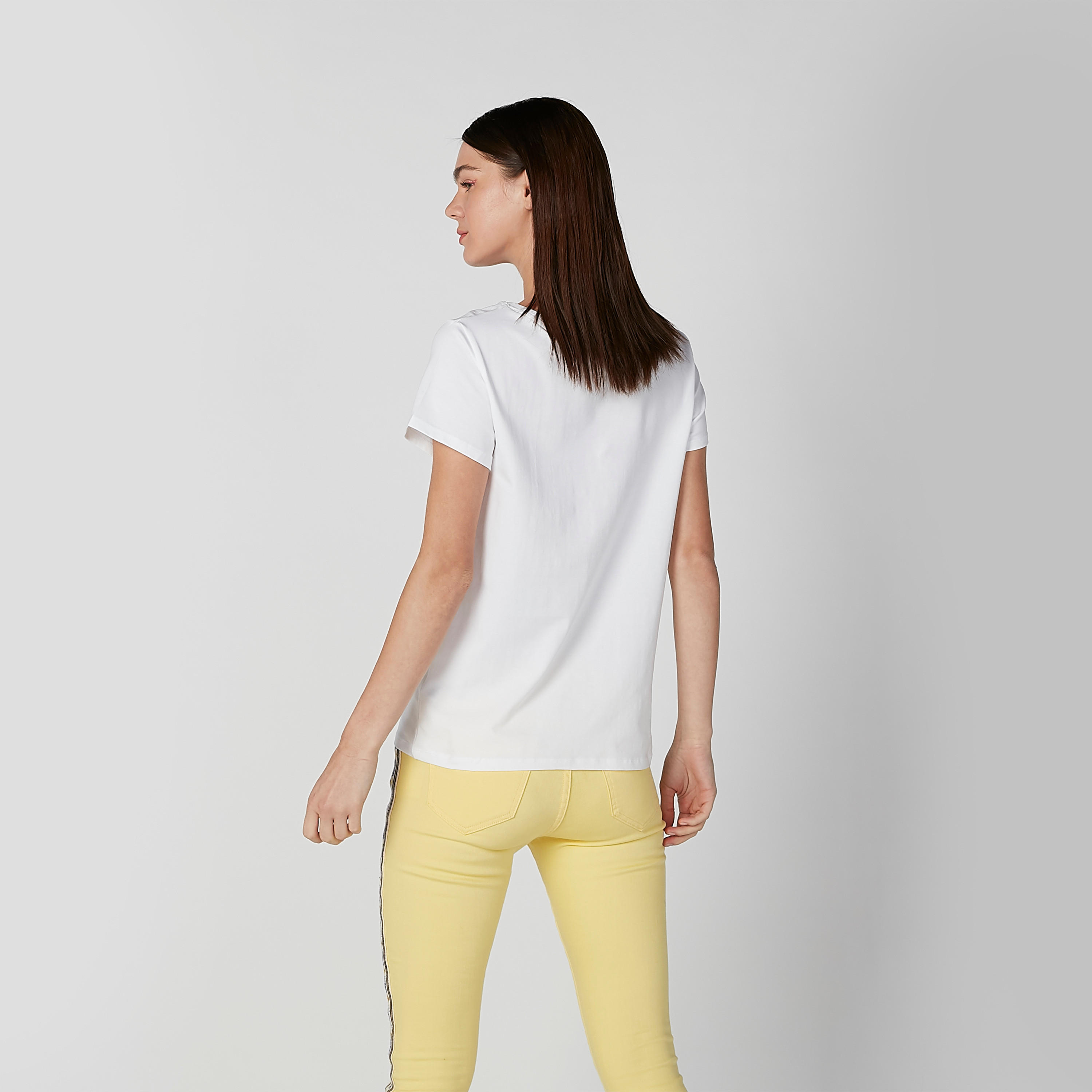 تيشيرت بياقة مستديرة وأكمام قصيرة وطبعات ميكي ماوس-women-clothing-tshirts-image-3