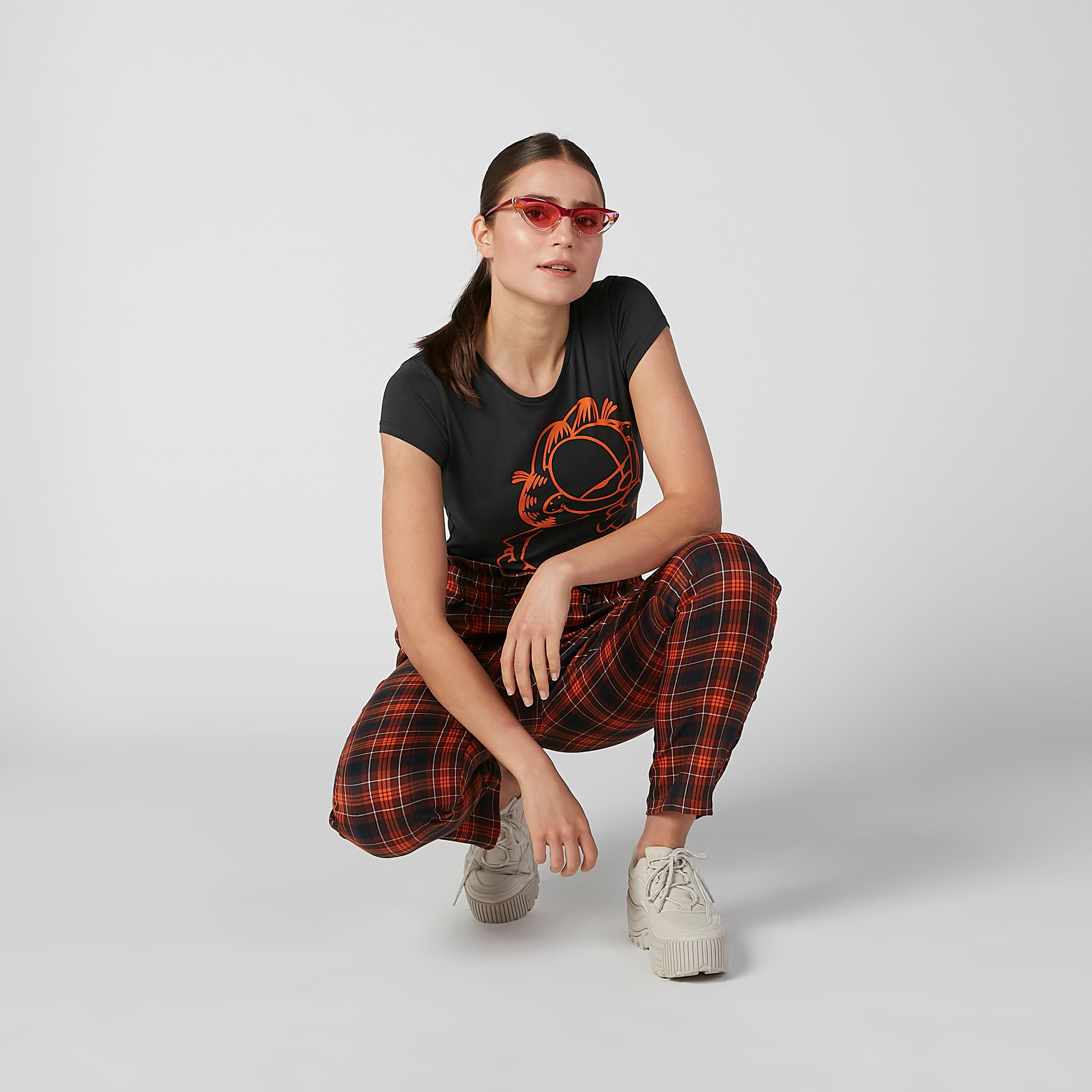 تيشيرت مستدام سليم بياقة مستديرة وطبعات جارفيلد -women-clothing-tshirts-image-1