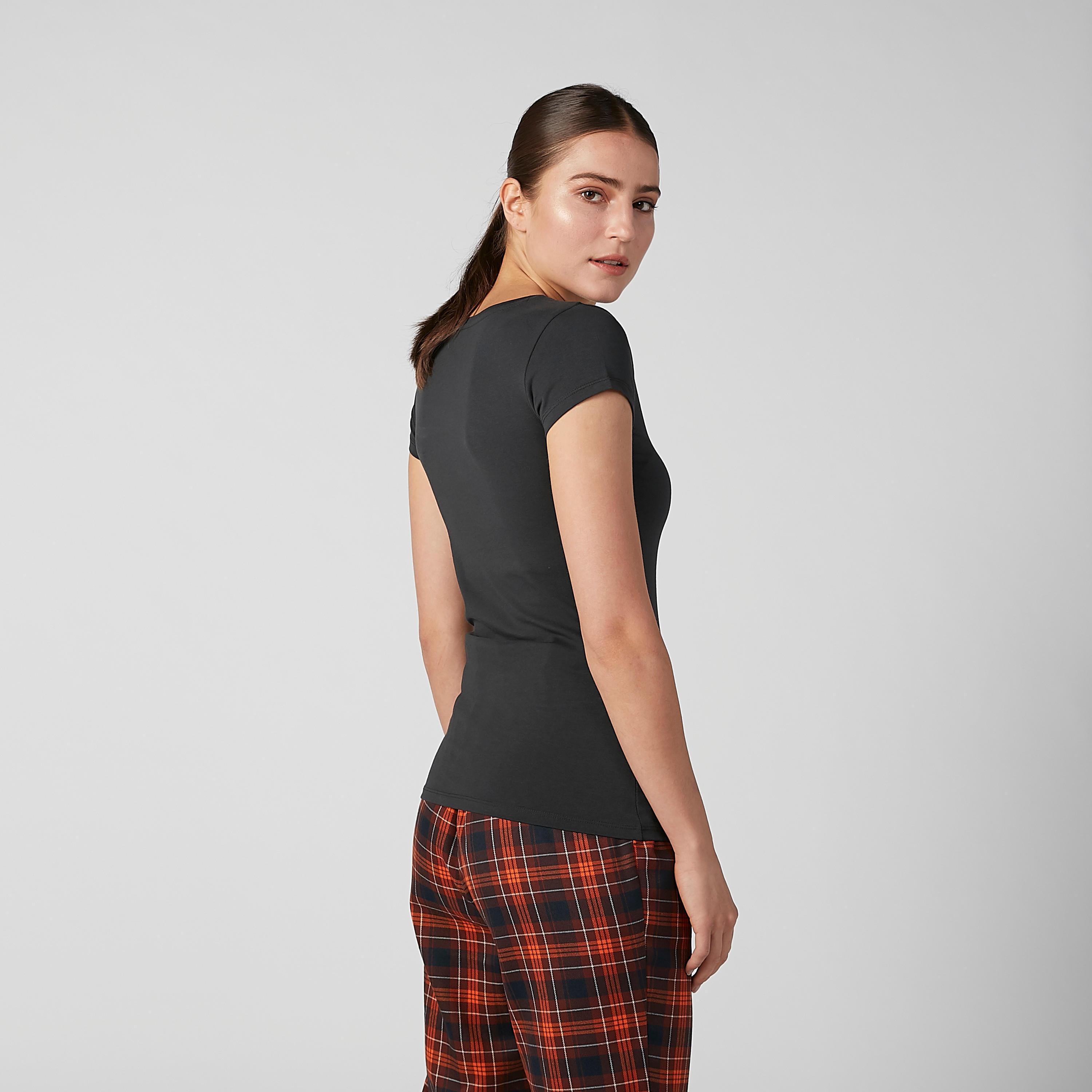 تيشيرت مستدام سليم بياقة مستديرة وطبعات جارفيلد -women-clothing-tshirts-image-4