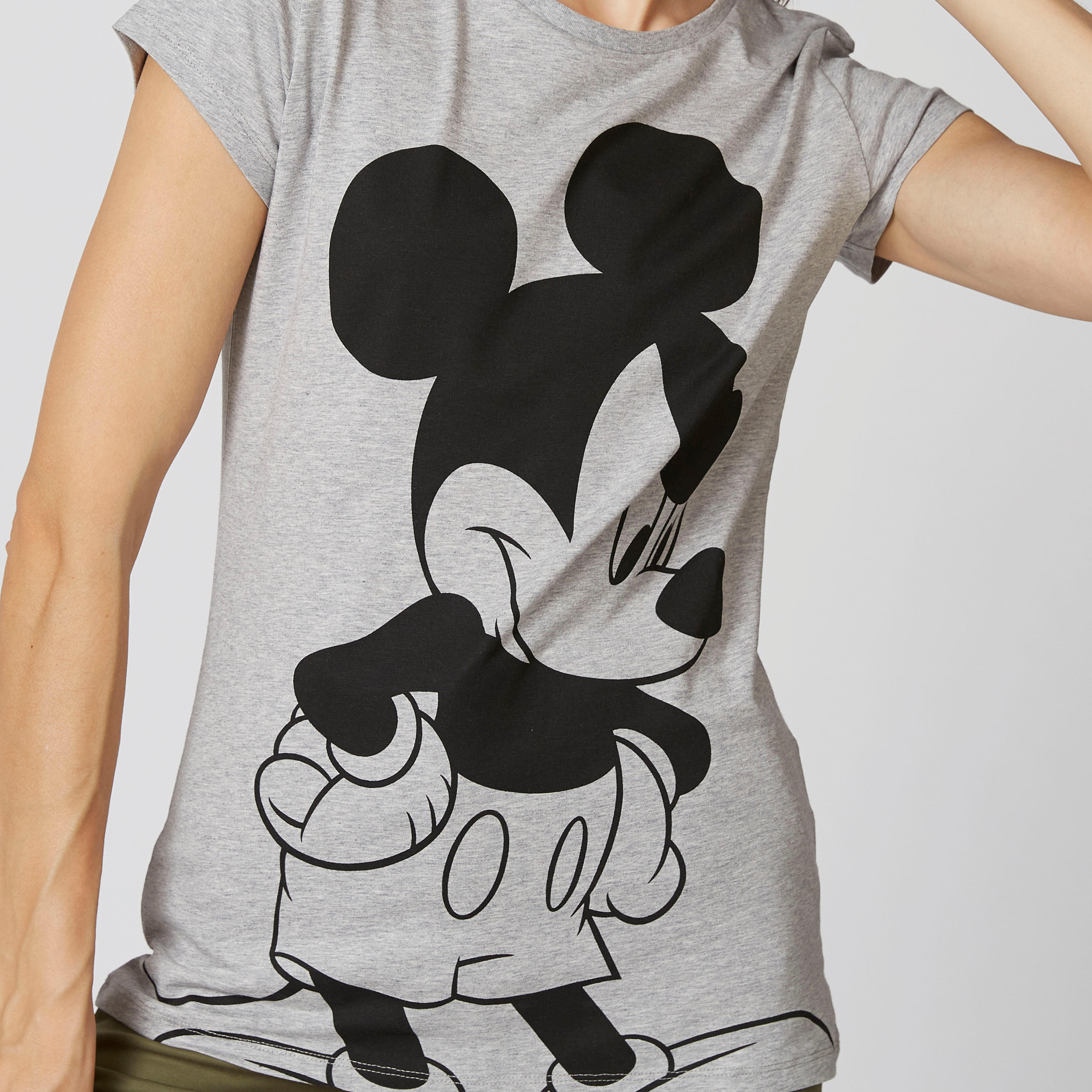 تيشيرت بقصّة سكيني وياقة مستديرة وأكمام كاب وطبعات-women-clothing-tshirts-image-4
