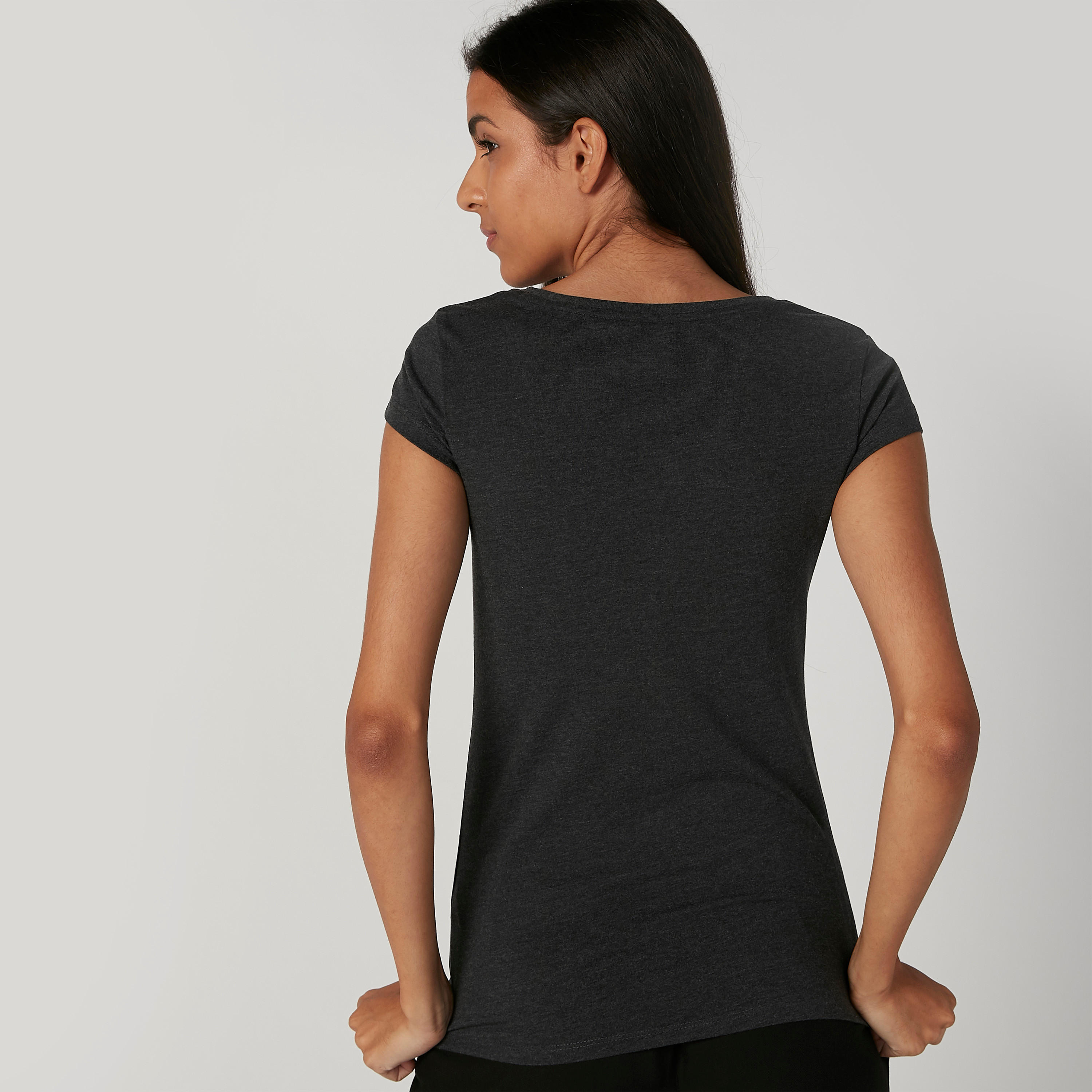 تيشيرت مستدام سكيني بياقة مستديرة وطبعات ميكي ماوس-women-clothing-tshirts-image-2