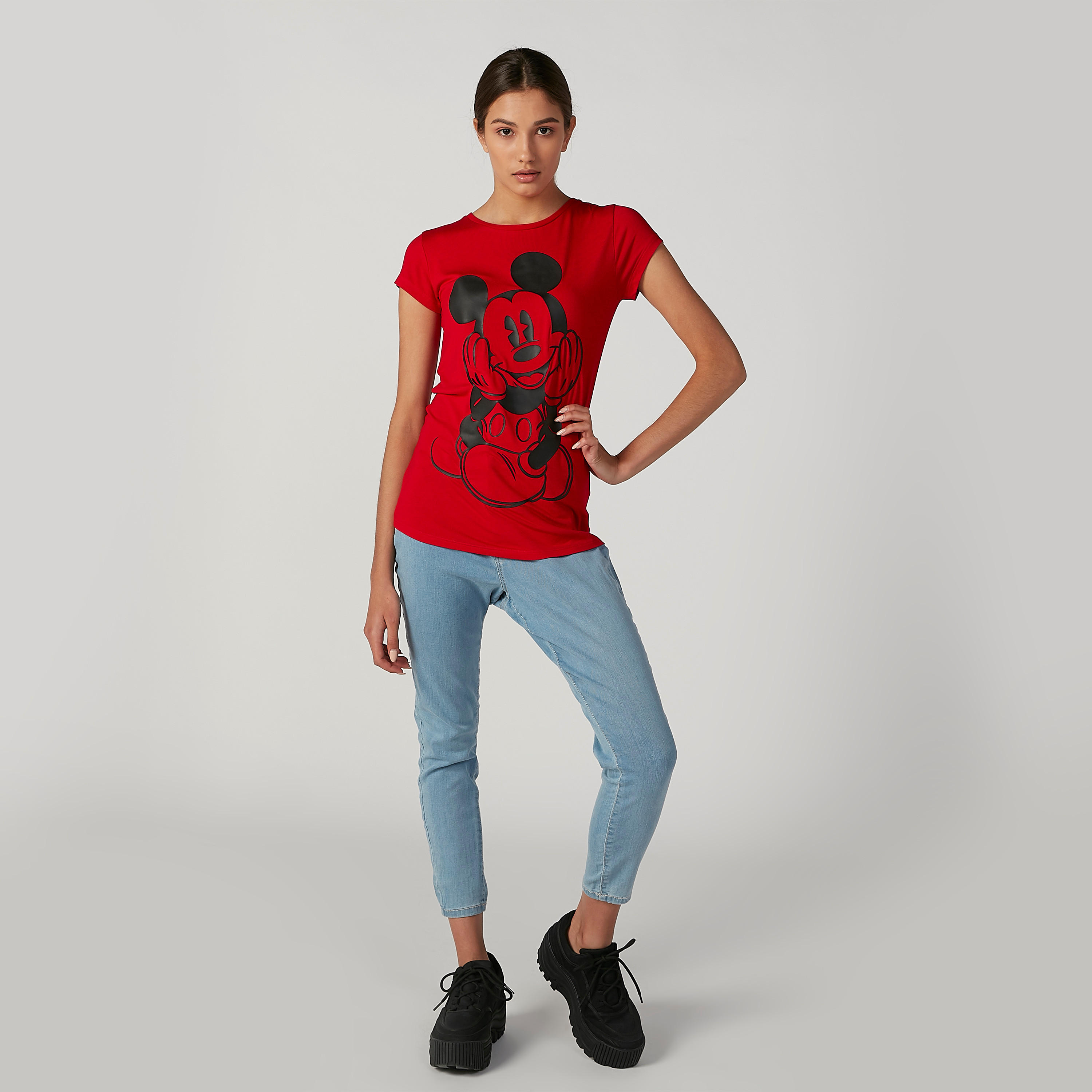 تيشيرت سكيني بياقة مستديرة وأكمام قصيرة وطبعات ميكي ماوس-women-clothing-tshirts-image-3
