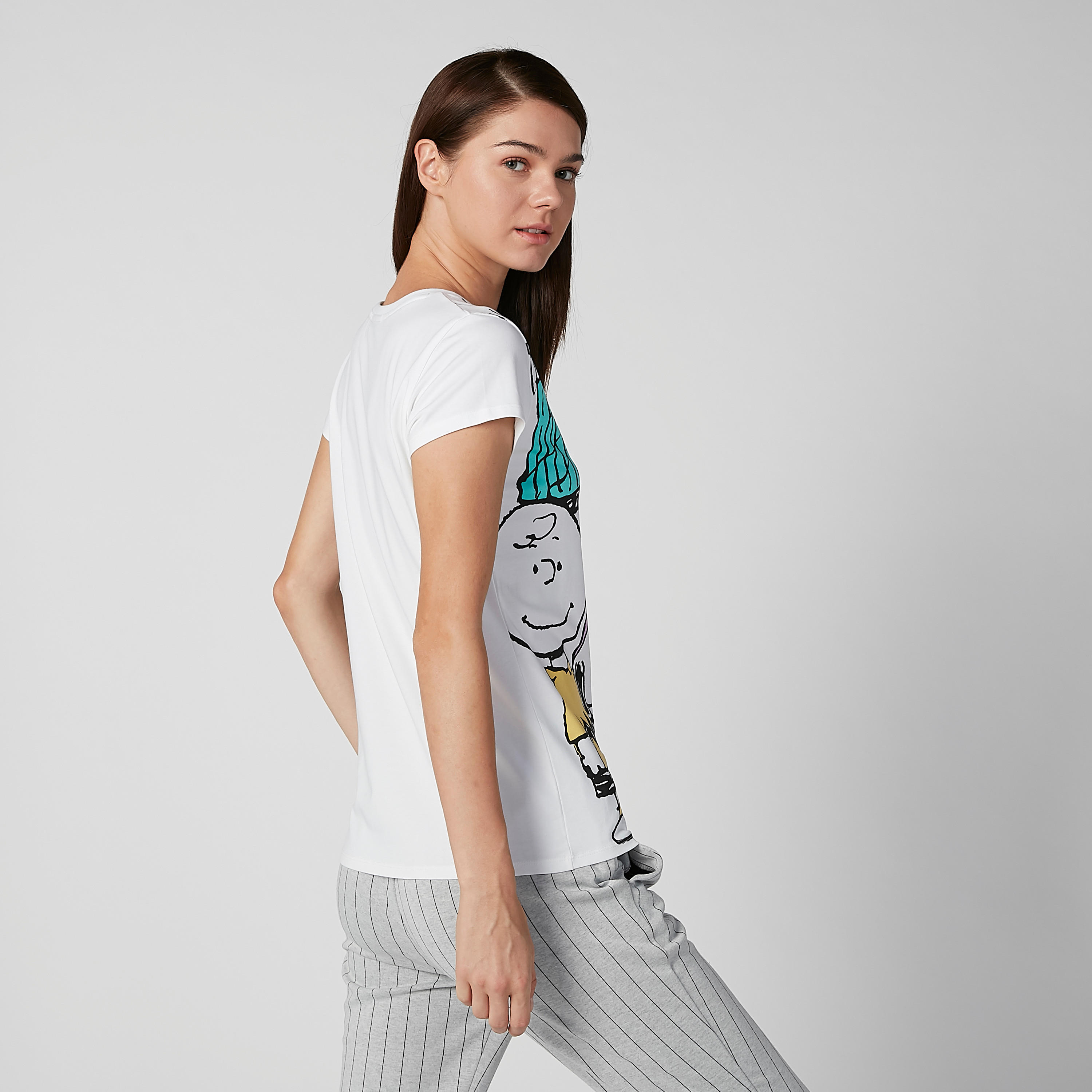 تيشيرت مستدام سكيني بأكمام كاب وطبعات سنوبي -women-clothing-tshirts-image-4