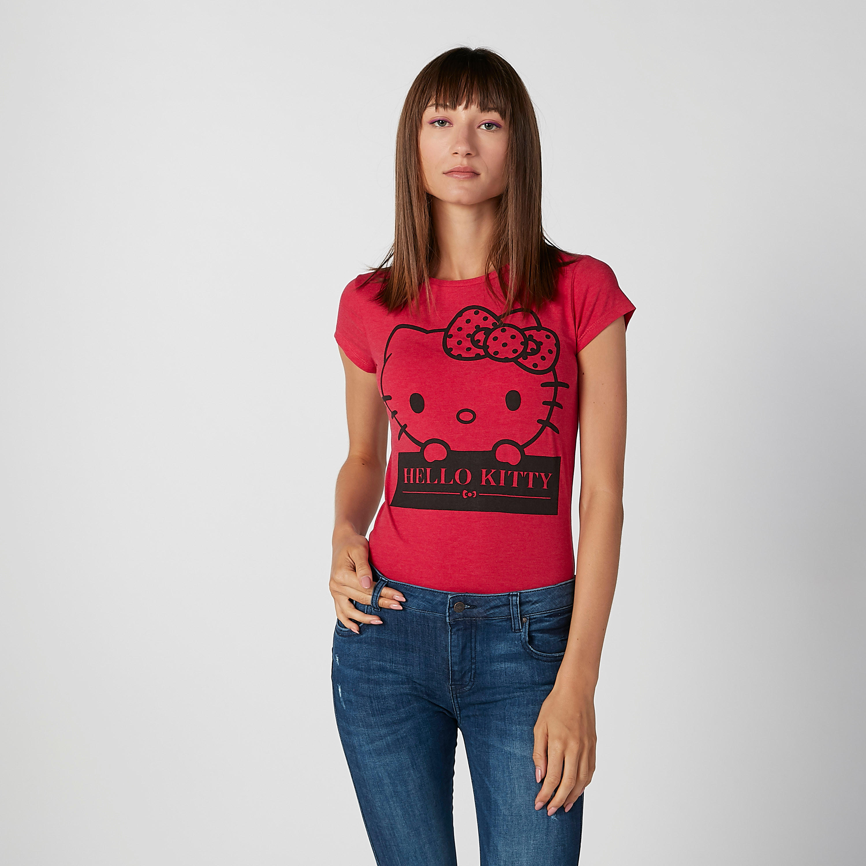 تيشيرت مستدام سكيني بياقة مستديرة وطبعات هالو كيتي-women-clothing-tshirts-image-4