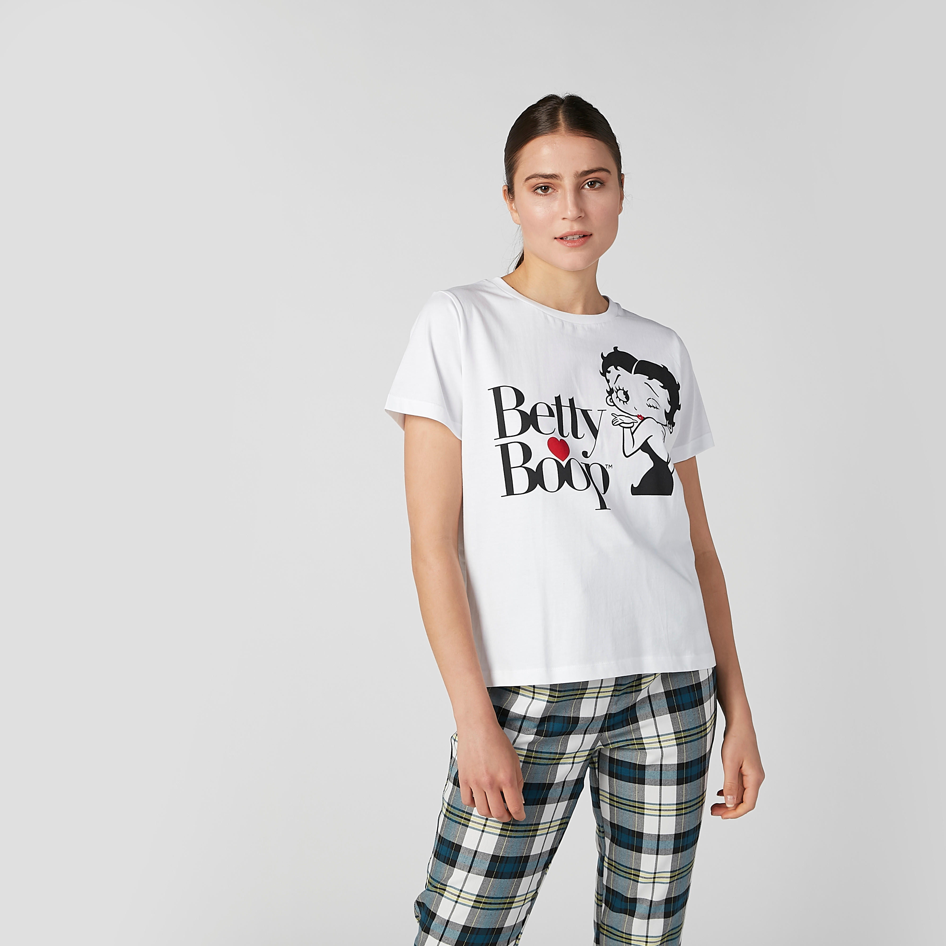 تيشيرت مستدام سليم بطبعات وياقة مستديرة -women-clothing-tshirts-image-2