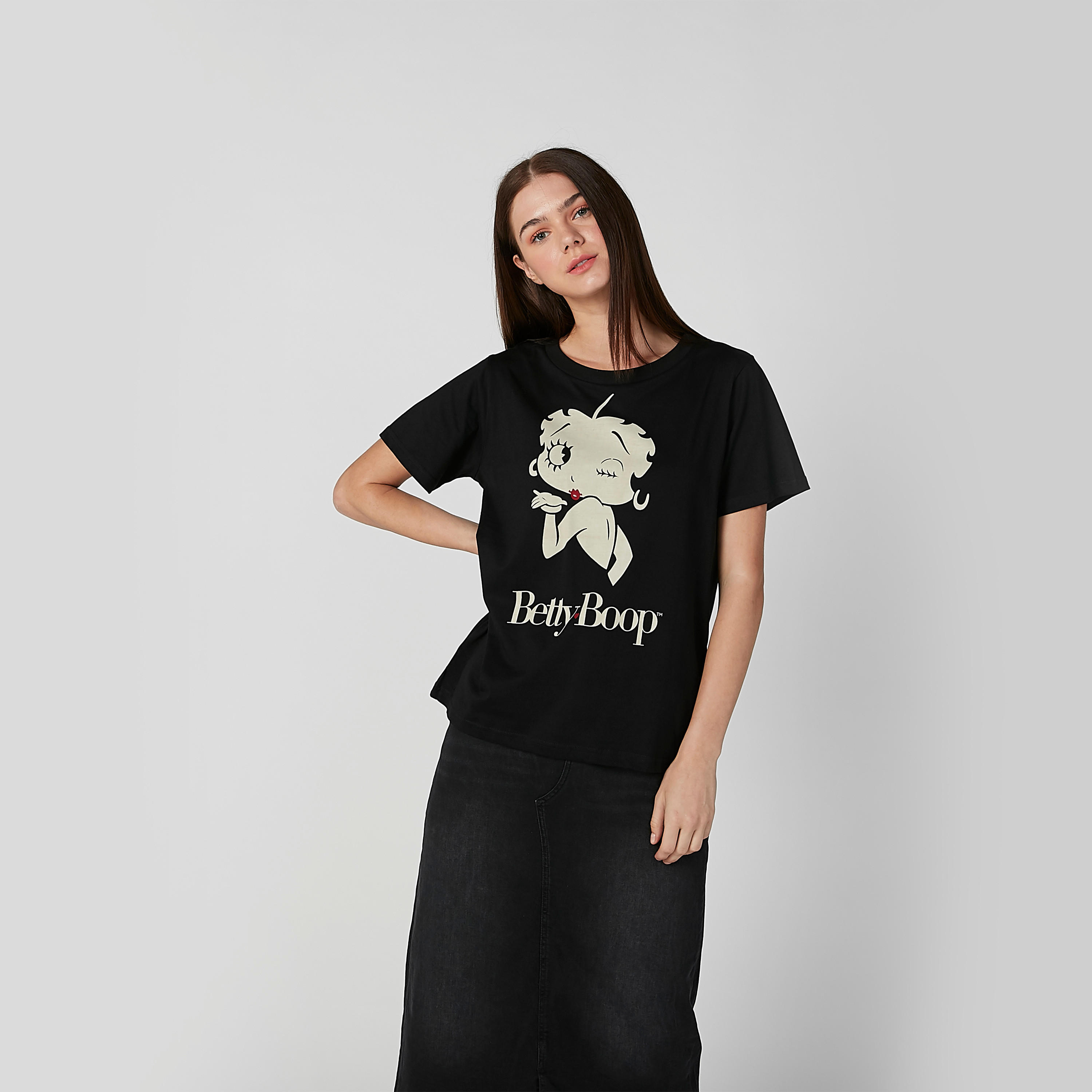 تيشيرت مستدام بأكمام قصيرة وطبعات بيتي بوب-women-clothing-tshirts-image-2