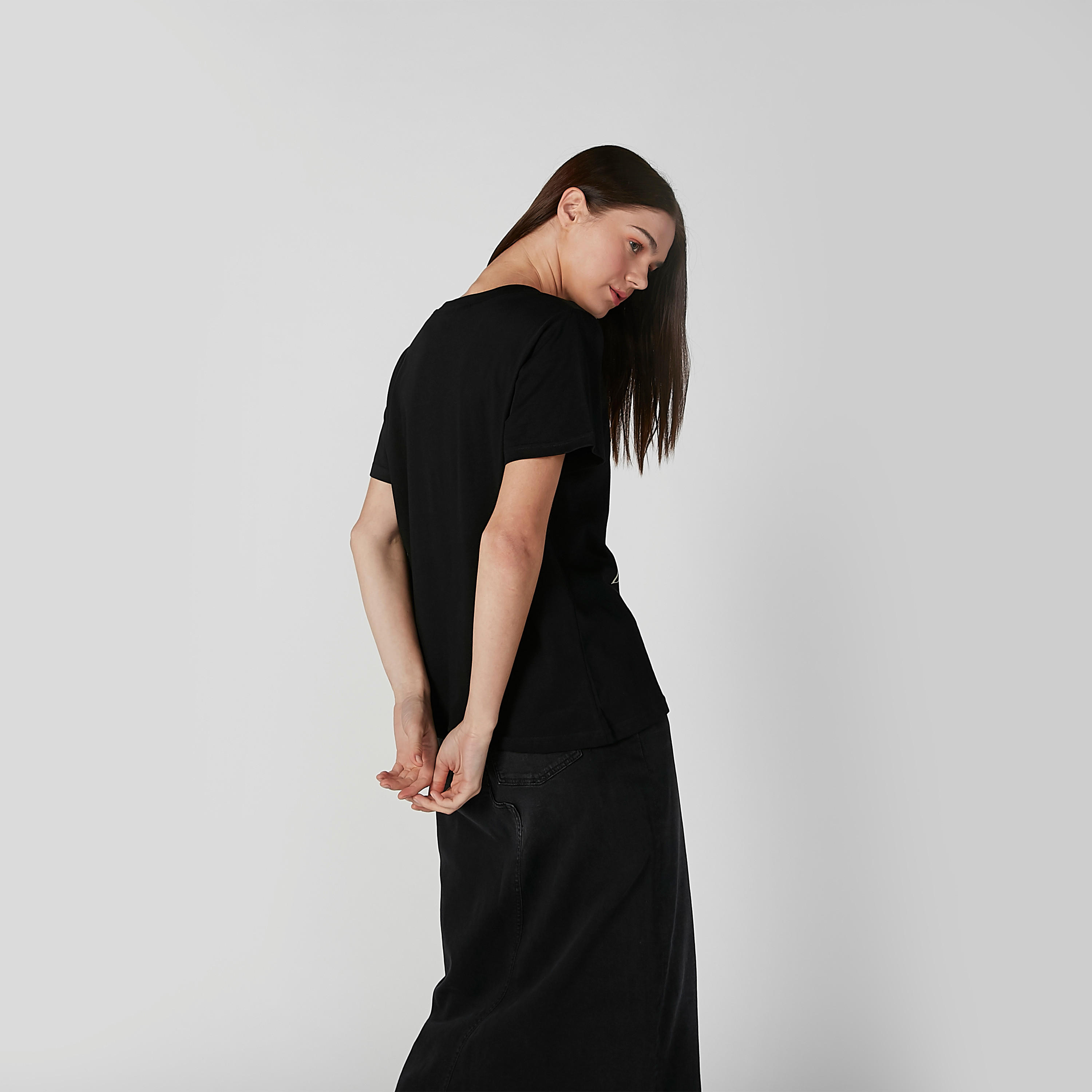 تيشيرت مستدام بأكمام قصيرة وطبعات بيتي بوب-women-clothing-tshirts-image-3