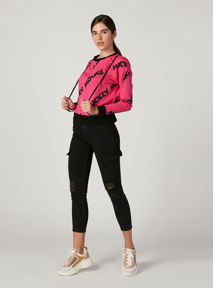 بلوزة سكيني فيت بطبعات ميكي ماوس وياقة مستديرة وأكمام طويلة-women-clothing-tshirts-image-2