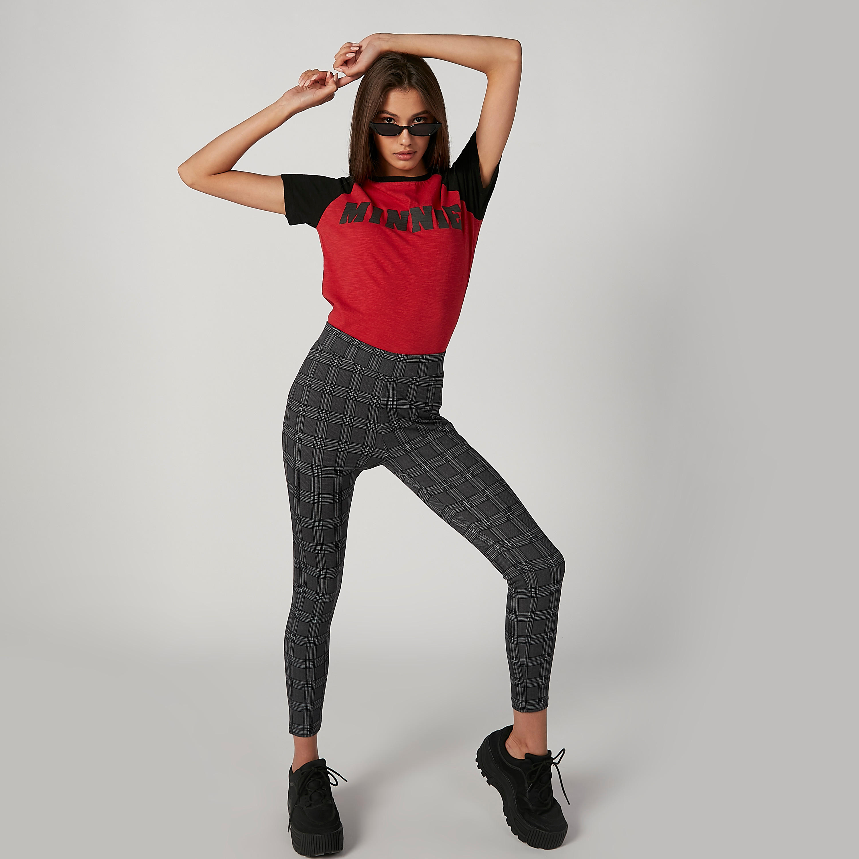 تيشيرت مستدام سكيني بأكمام مغايرة وطبعات ميني ماوس -women-clothing-tshirts-image-3