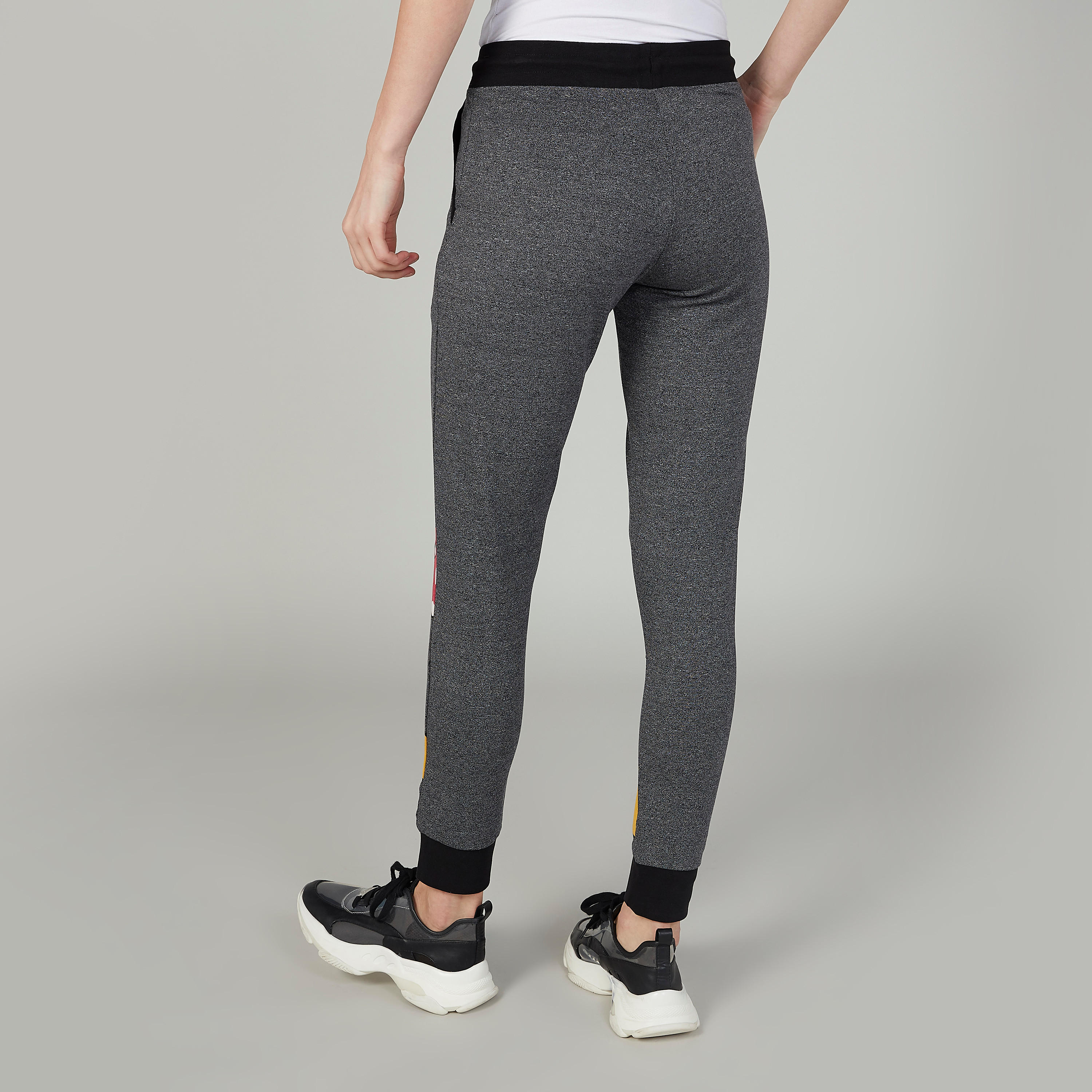 بنطلون رياضي سليم بخصر منخفض وطبعات ميكي آند ميني ماوس-women-clothing-bottoms-joggers-image-4