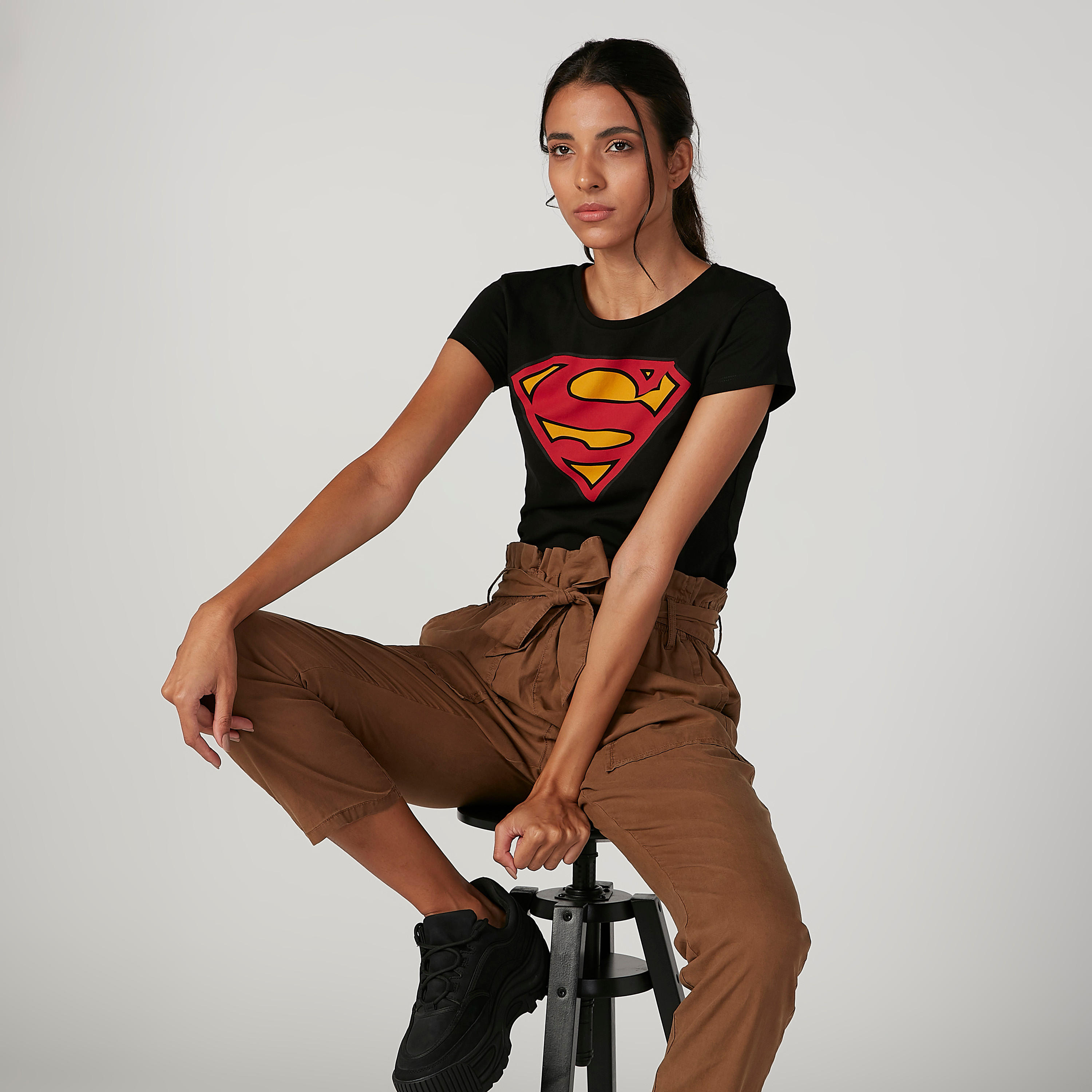 تيشيرت مستدام سكيني بأكمام كاب وطبعات سوبرمان -women-clothing-tshirts-image-3