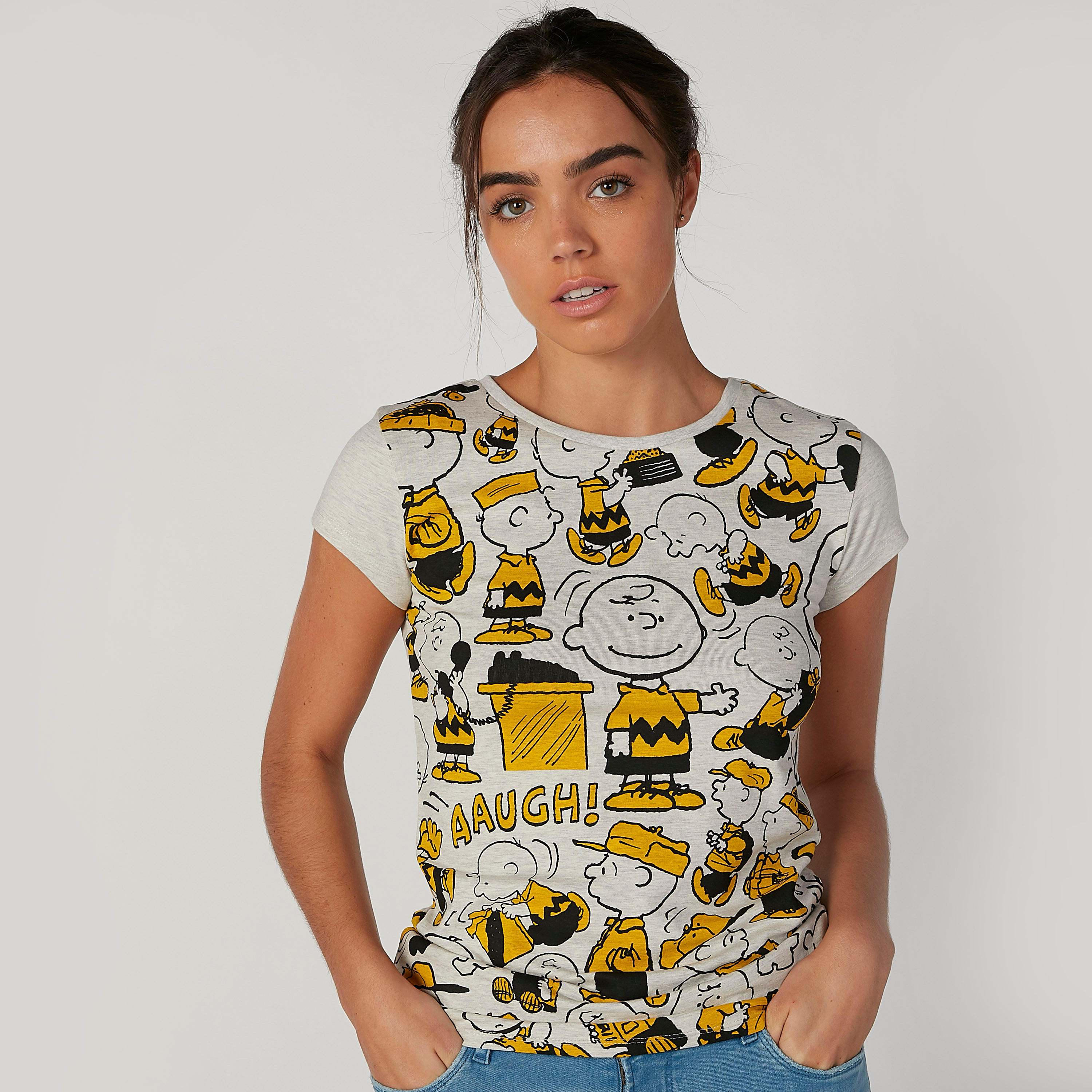 تيشيرت سكيني بأكمام كاب وطبعات تشارلي براون-women-clothing-tshirts-image-2