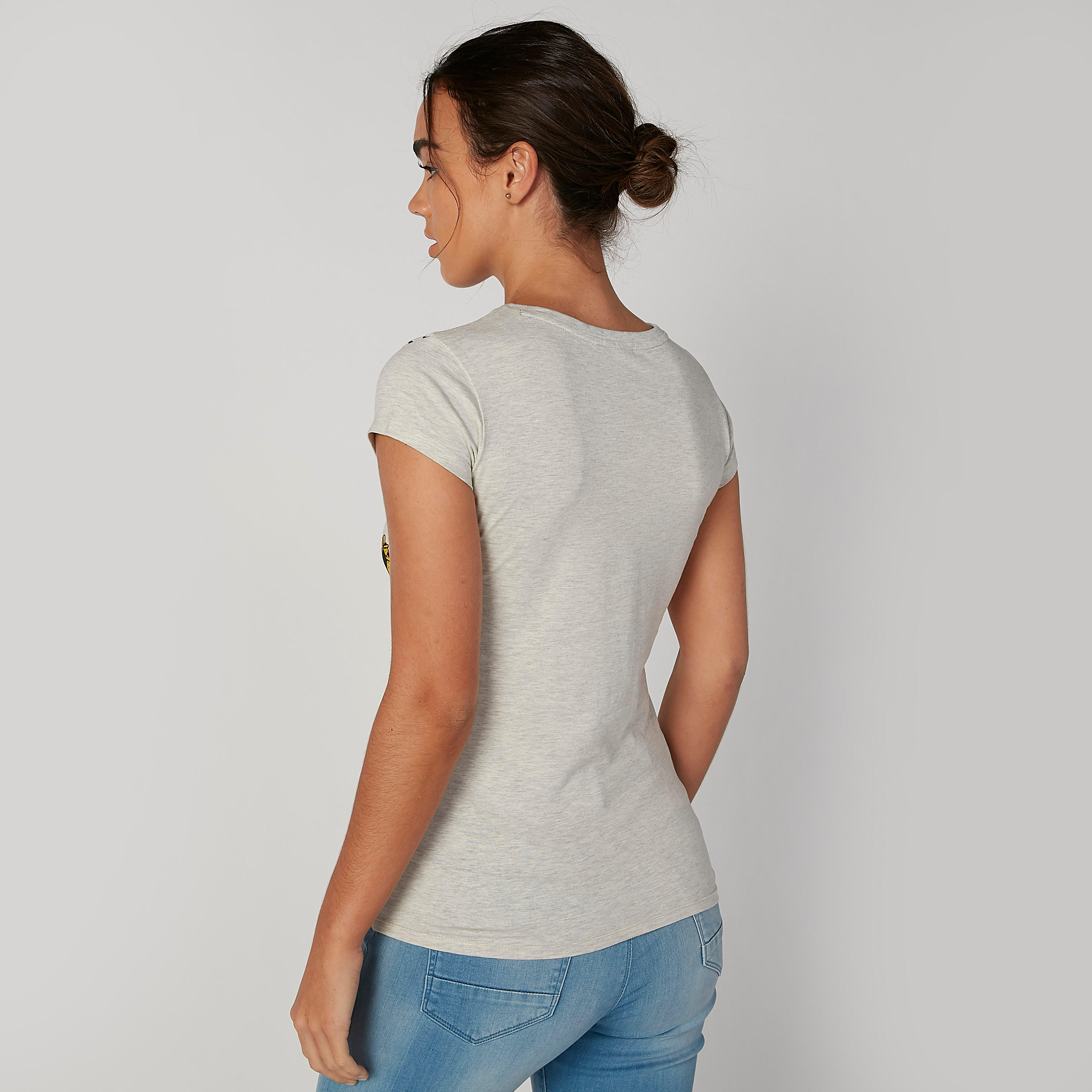 تيشيرت سكيني بأكمام كاب وطبعات تشارلي براون-women-clothing-tshirts-image-3
