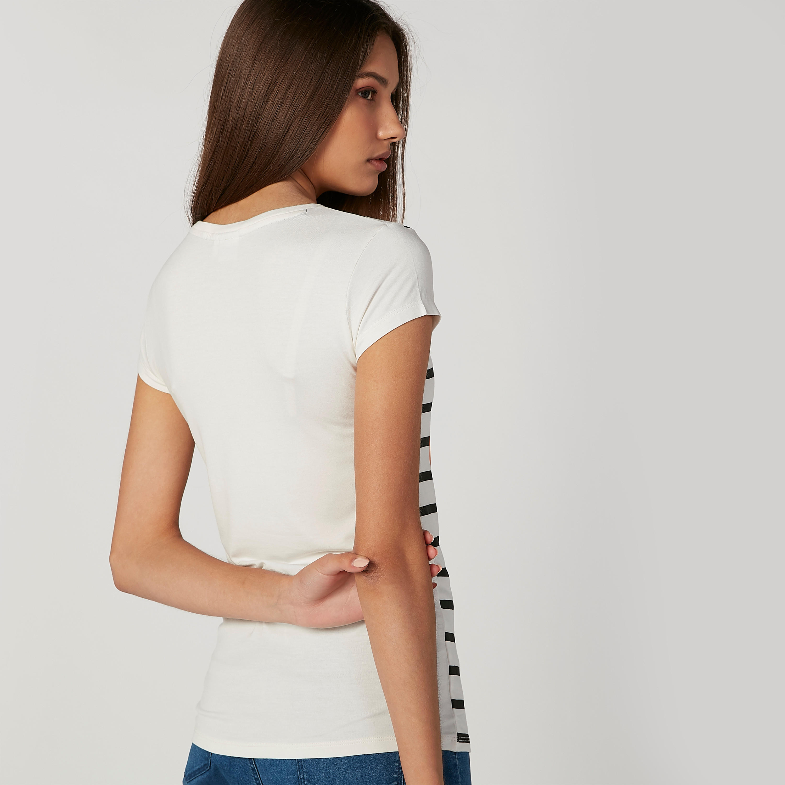 تيشيرت سكيني بياقة مستديرة وأكمام كاب وطبعات-women-clothing-tshirts-image-2