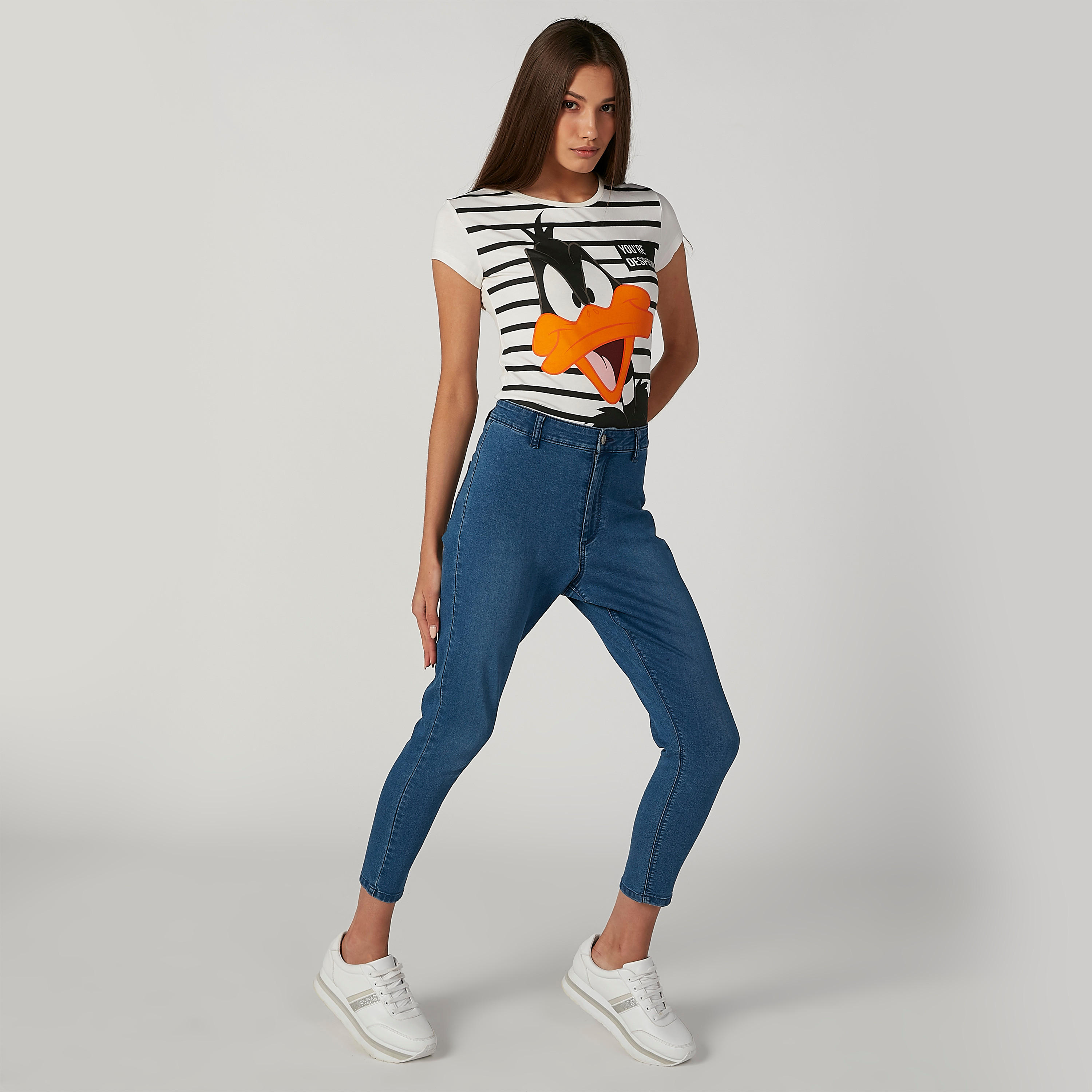 تيشيرت سكيني بياقة مستديرة وأكمام كاب وطبعات-women-clothing-tshirts-image-3