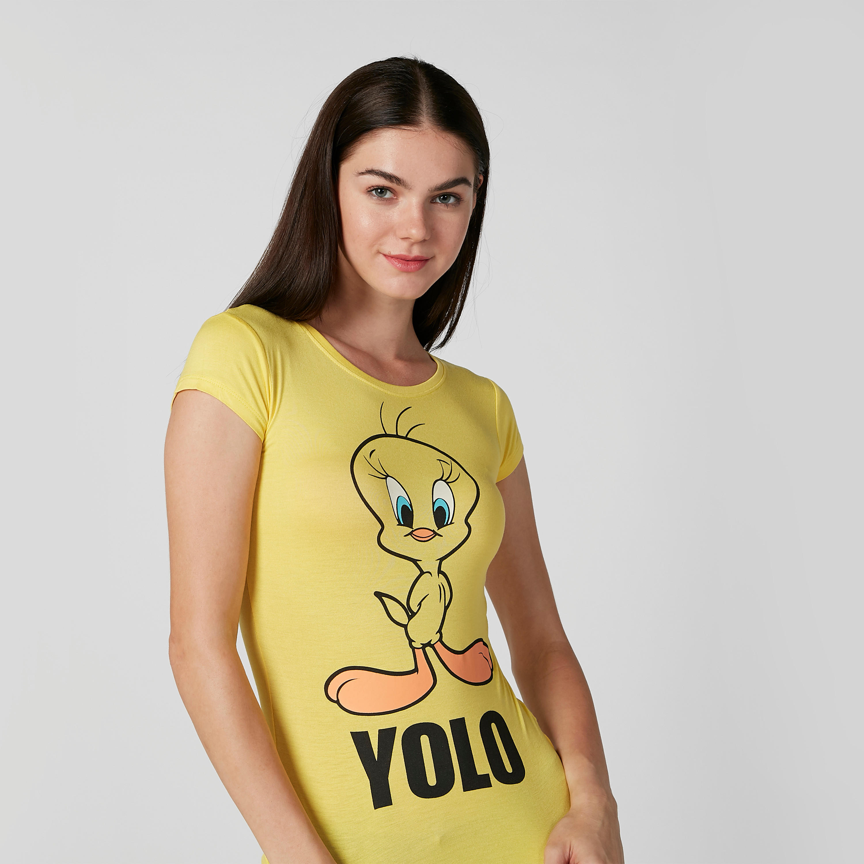 تيشيرت سكيني بياقة مستديرة وأكمام كاب وطبعات تويتي-women-clothing-tshirts-image-3