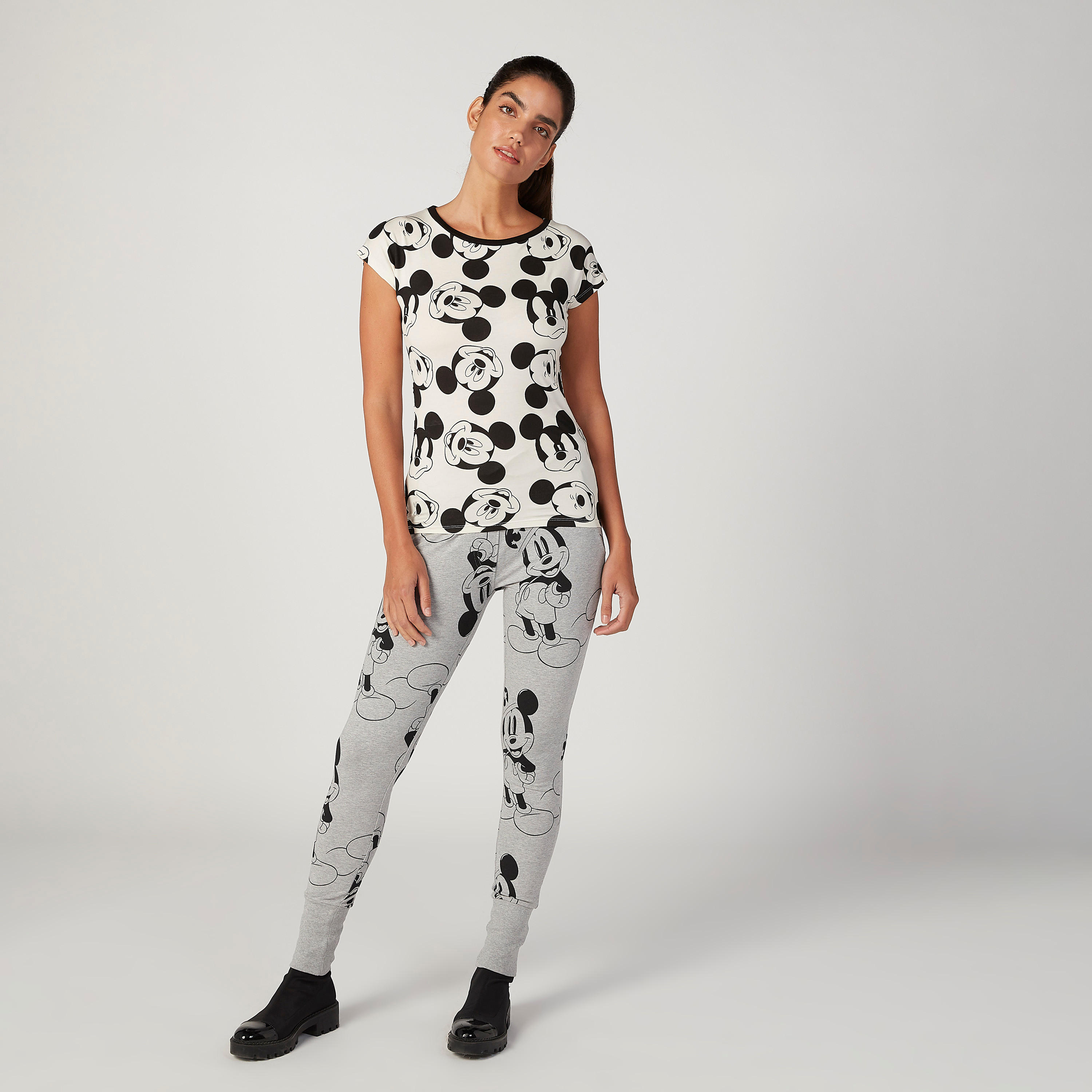 تيشيرت سكيني بياقة مستديرة وأكمام كاب وطبعات-women-clothing-tshirts-image-2