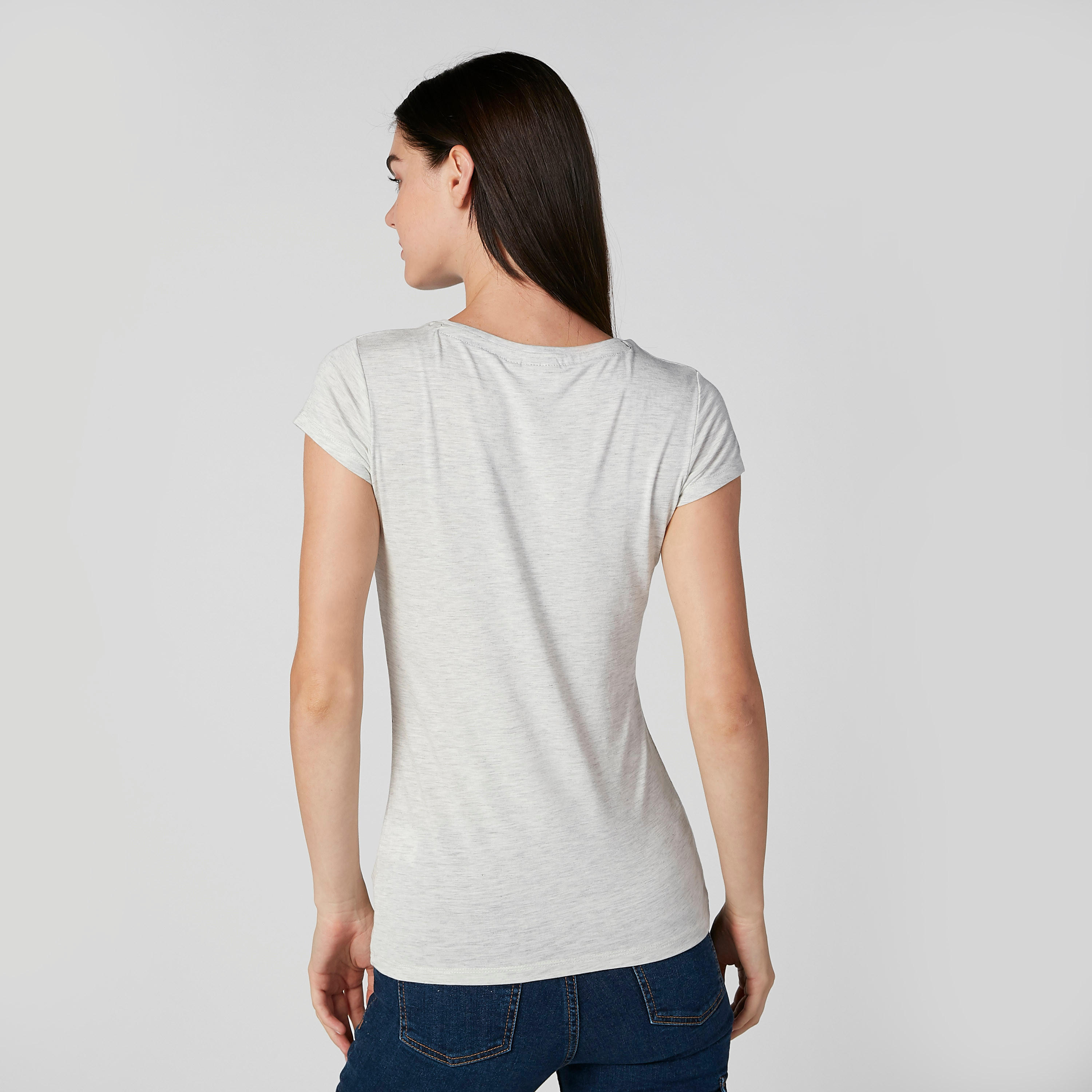 تيشيرت سكيني بياقة مستديرة وأكمام كاب وطبعات ميكي ماوس-women-clothing-tshirts-image-4
