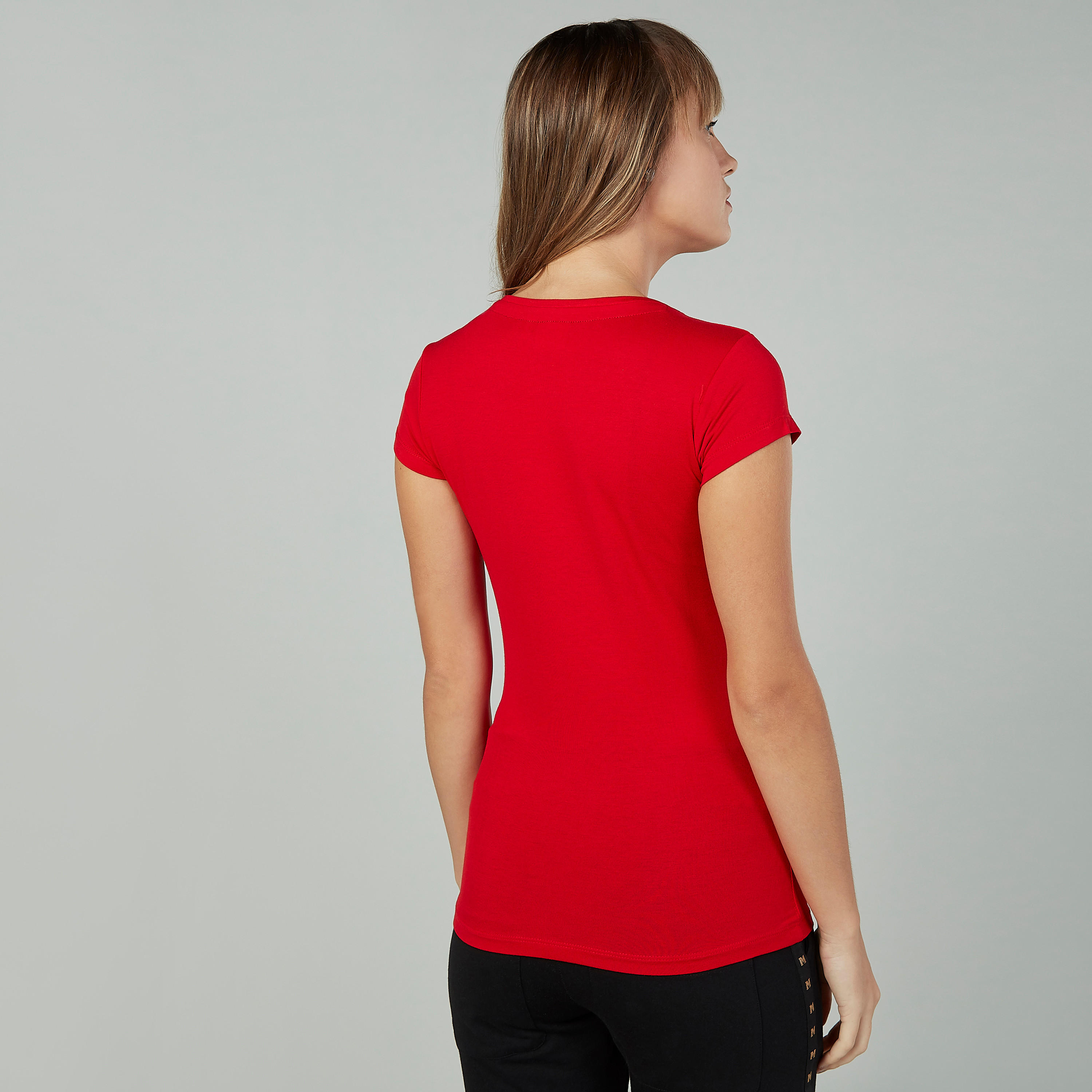 تيشيرت سكيني بياقة مستديرة وأكمام كاب وطبعات ميكي ماوس-women-clothing-tshirts-image-3