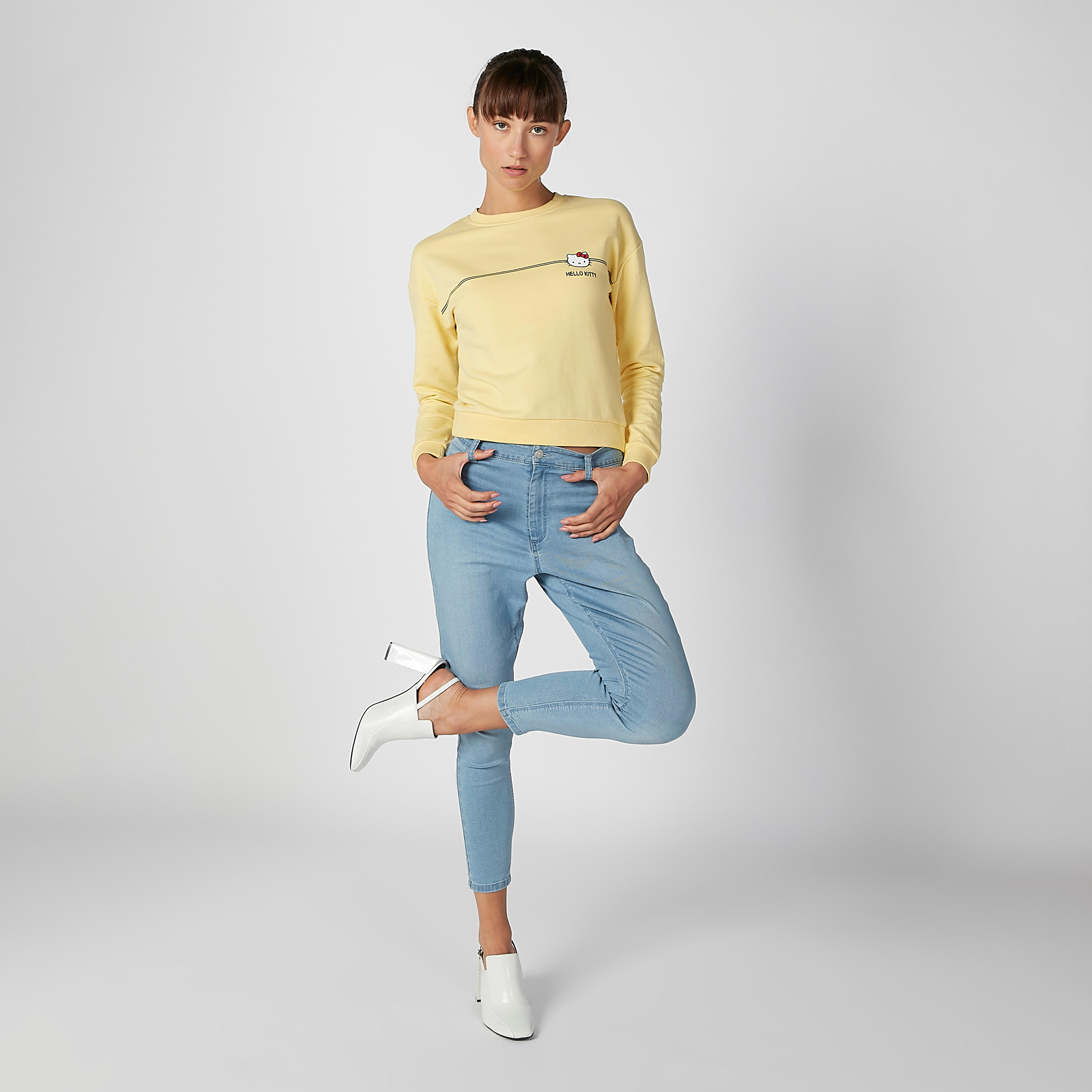 سويت شيرت بياقة مستديرة وأكمام طويلة وطبعات هالو كيتي-women-winterwear-hoodiesandsweatshirts-sweatshirts-image-3