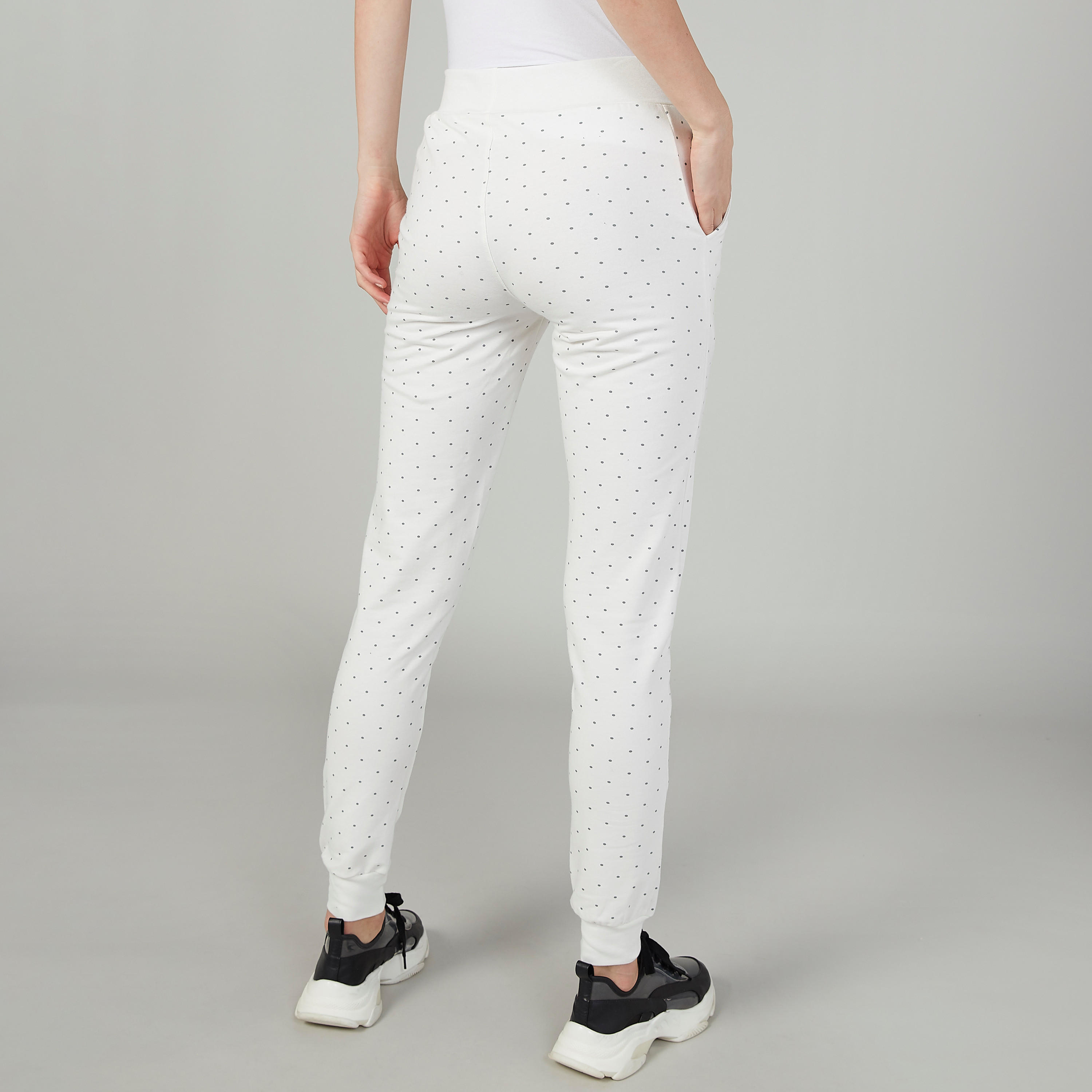 بنطلون رياضي سليم بخصر متوسط الارتفاع وجيوب بطبعات ميني ماوس-women-clothing-bottoms-joggers-image-4