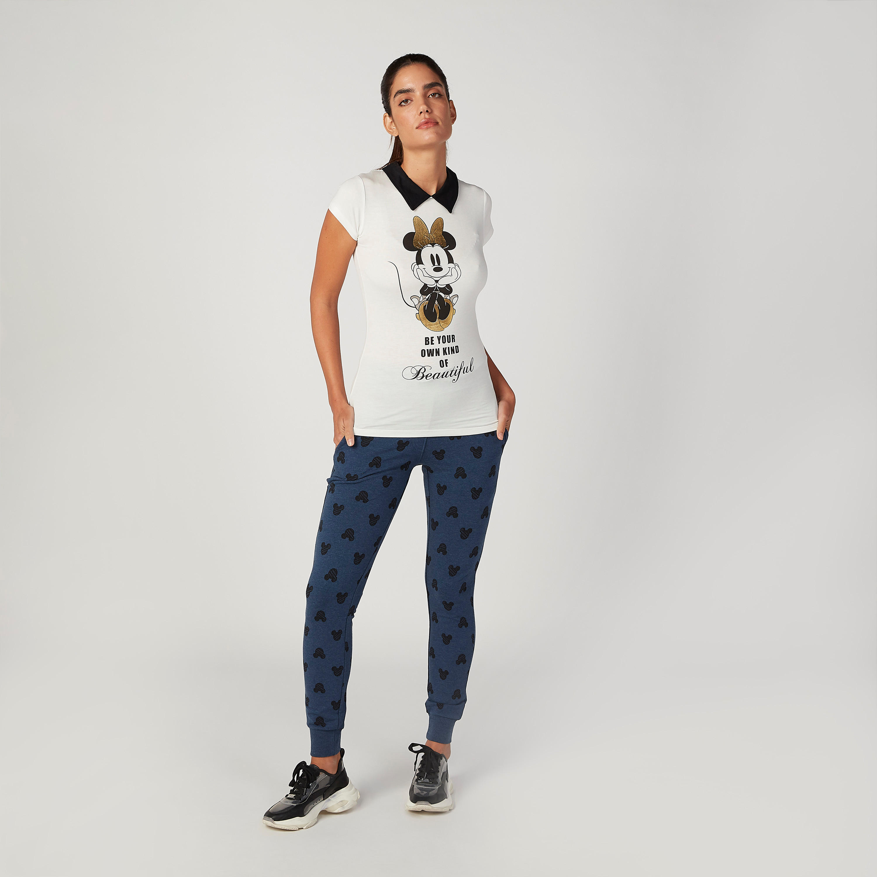 بنطلون رياضي سليم بخصر متوسط الارتفاع وجيوب بطبعات ميكي ماوس-women-clothing-bottoms-joggers-image-2