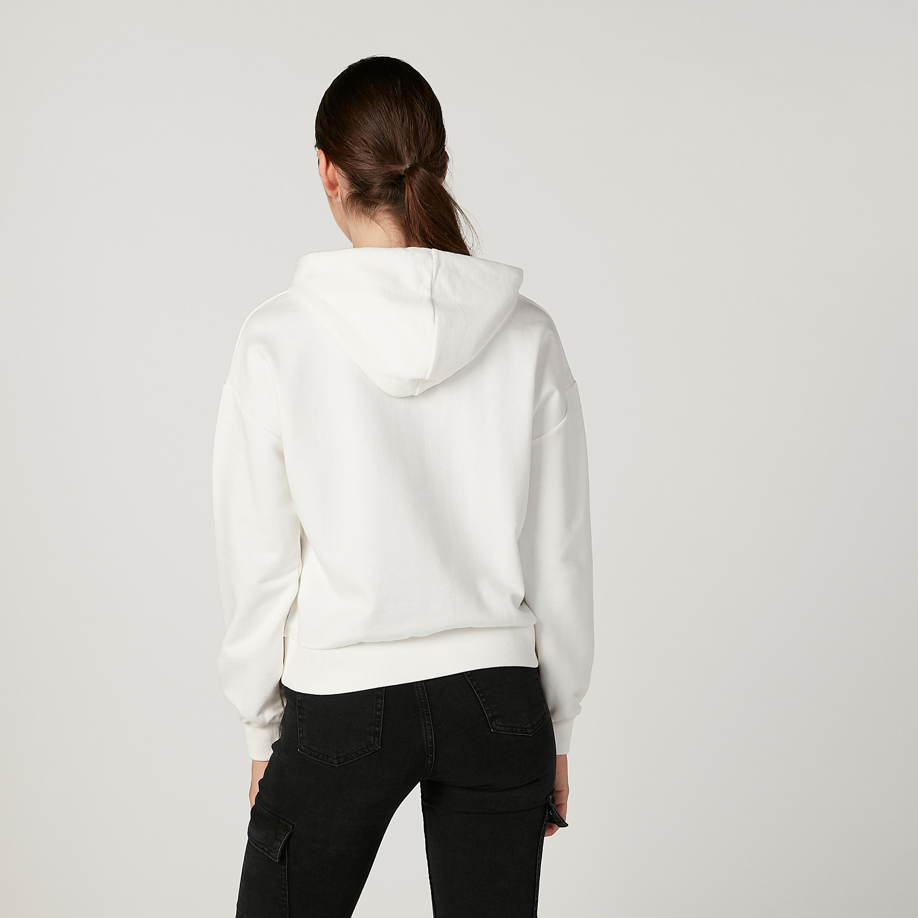 سويت شيرت بقبّعة وأكمام طويلة وطبعات ميكي ماوس-women-winterwear-hoodiesandsweatshirts-hoodies-image-1