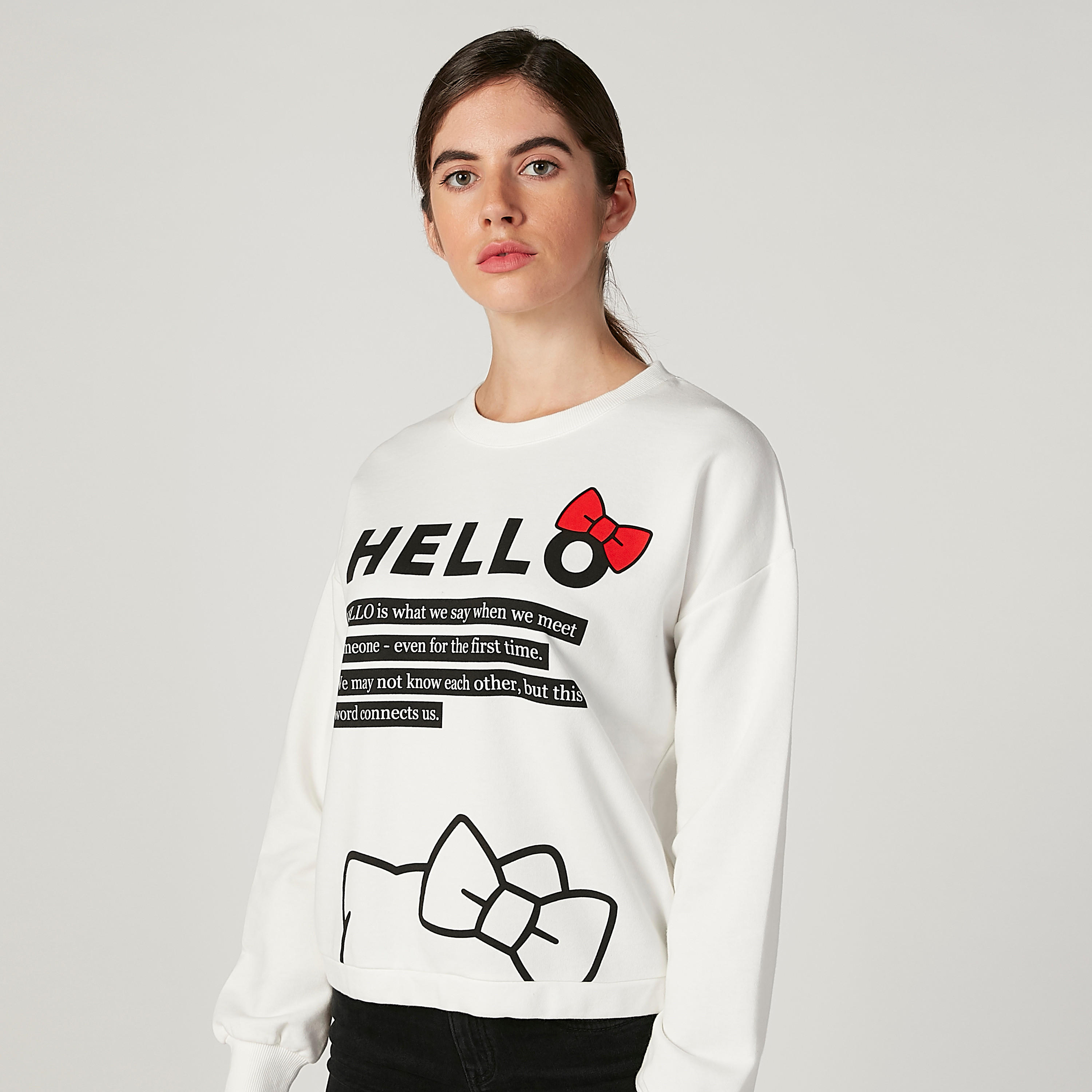 سويت شيرت بياقة مستديرة وأكمام طويلة وطبعات هالو كيتي-women-winterwear-hoodiesandsweatshirts-sweatshirts-image-2