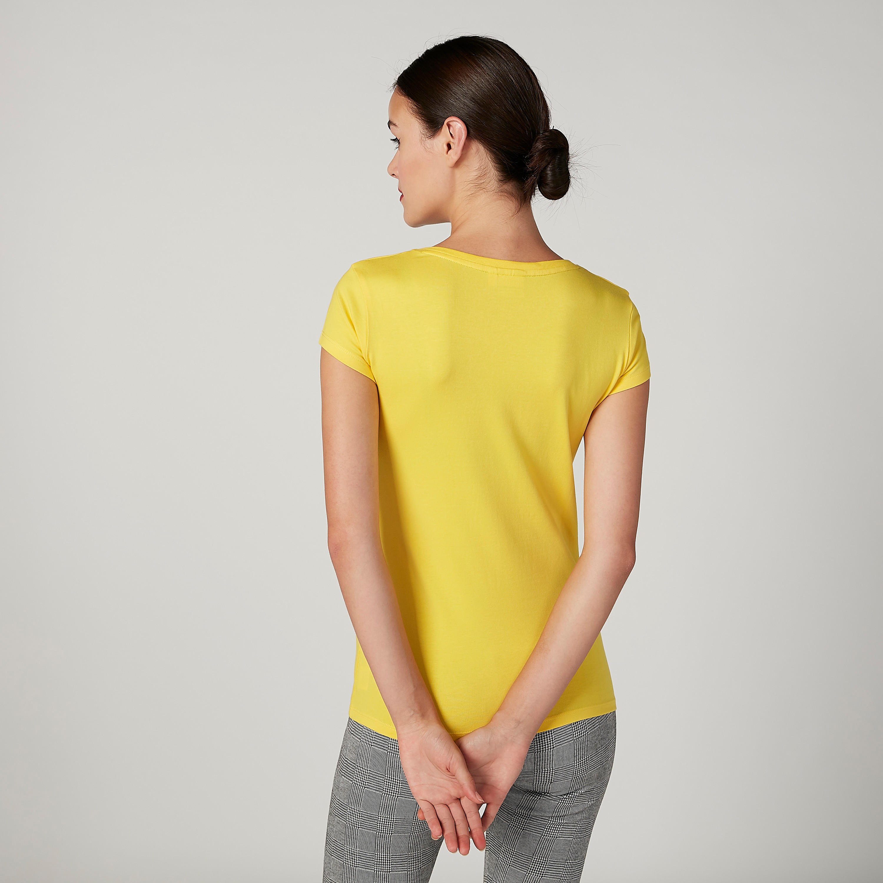 تيشيرت مستدام سكيني بأكمام كاب وطبعات تويتي-women-clothing-tshirts-image-3