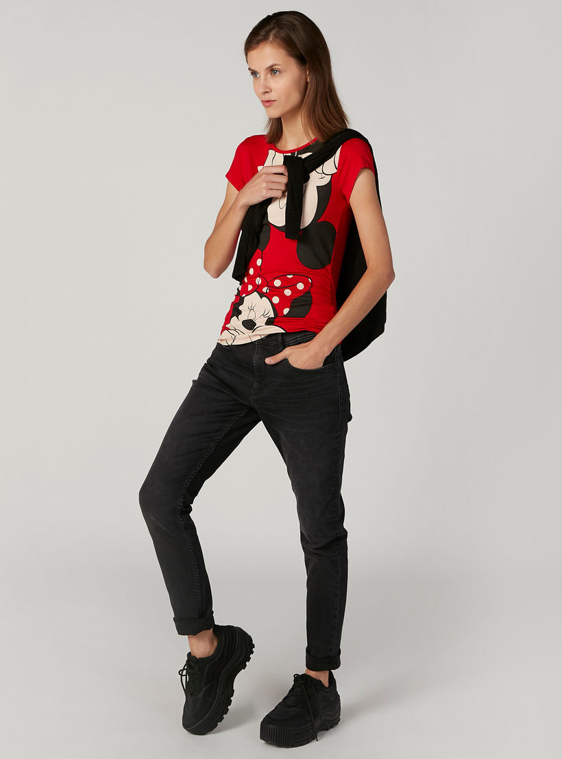 تيشيرت سكيني بياقة مستديرة وأكمام كاب وطبعات ميني ماوس-women-clothing-tshirts-image-3