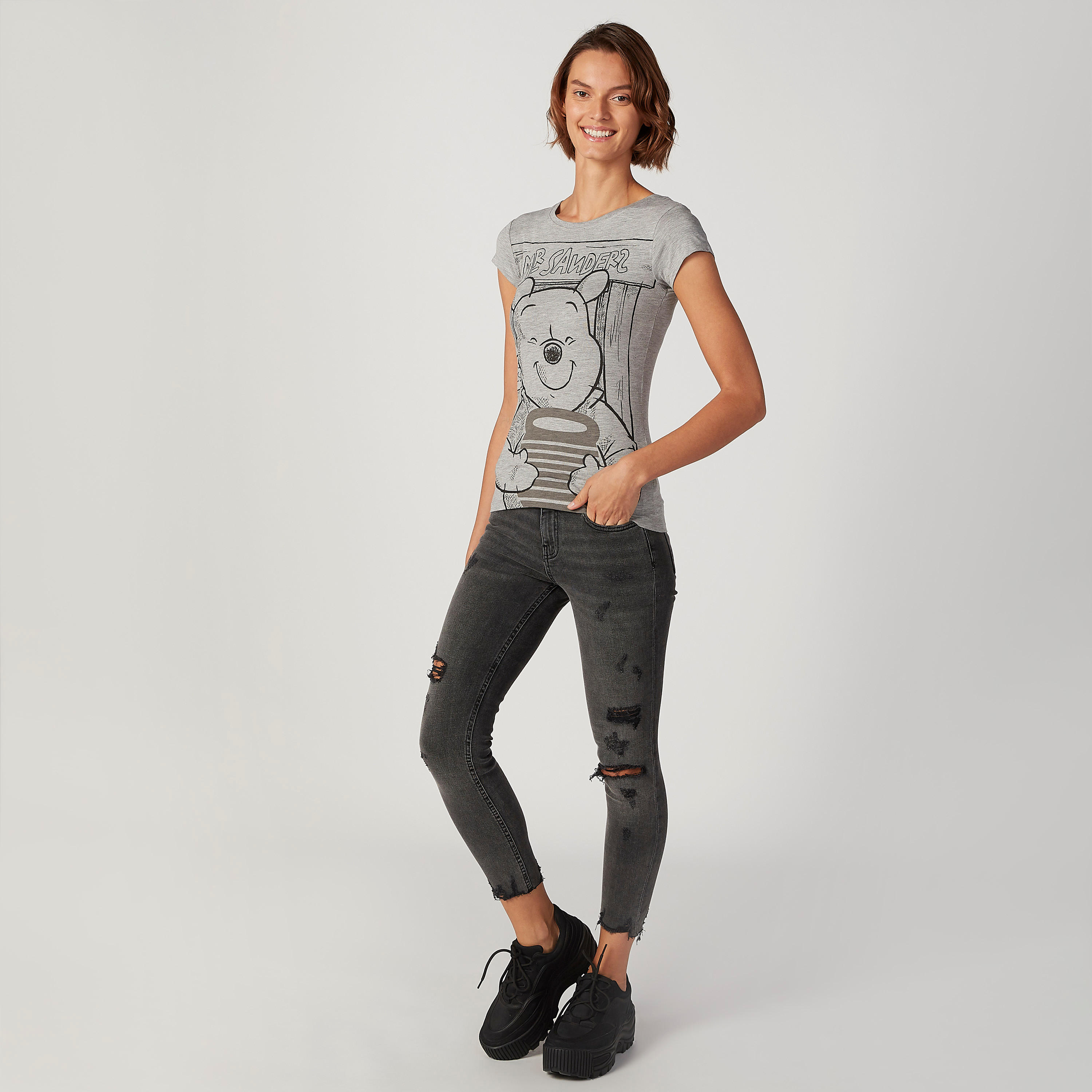 تيشيرت سكيني بأكمام كاب وطبعات ويني ذا بوه-women-clothing-tshirts-image-2