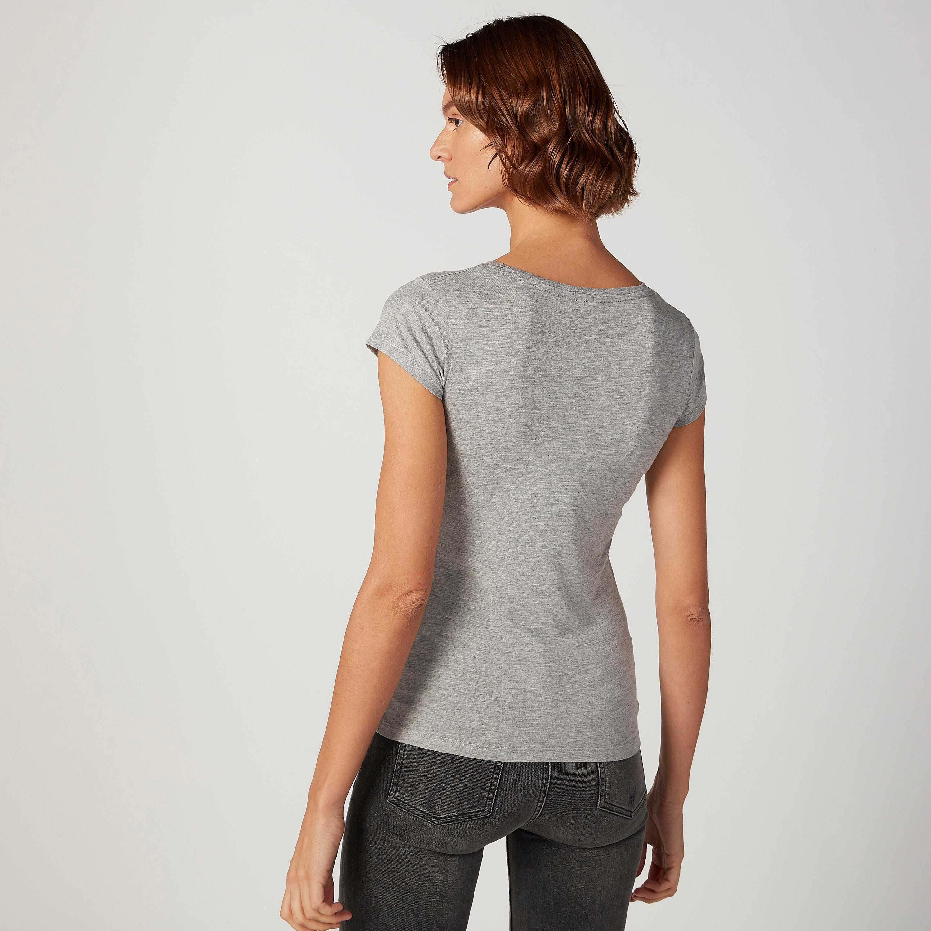 تيشيرت سكيني بأكمام كاب وطبعات ويني ذا بوه-women-clothing-tshirts-image-4