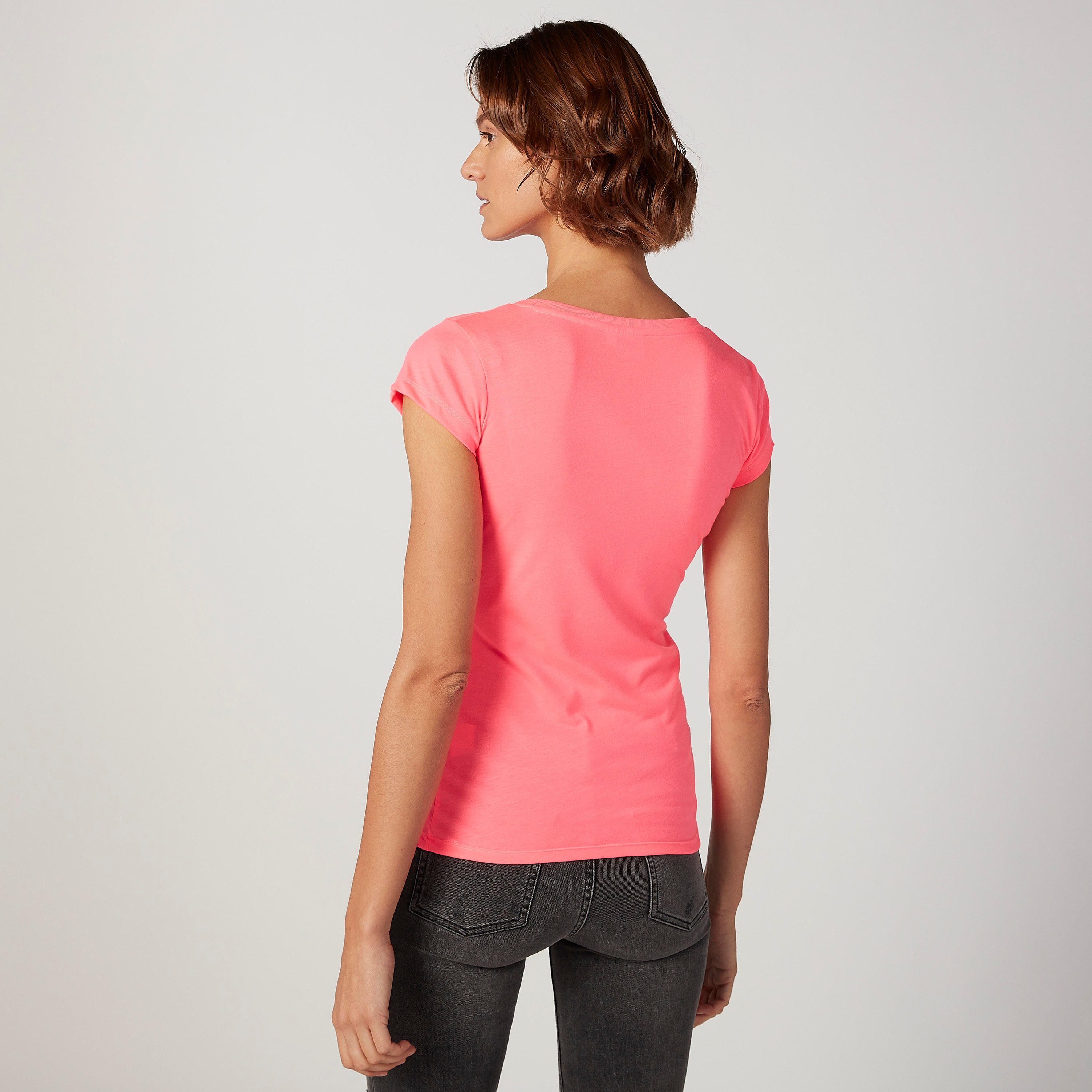تيشيرت سكيني بياقة مستديرة وأكمام كاب وطبعات هالو كيتي-women-clothing-tshirts-image-4