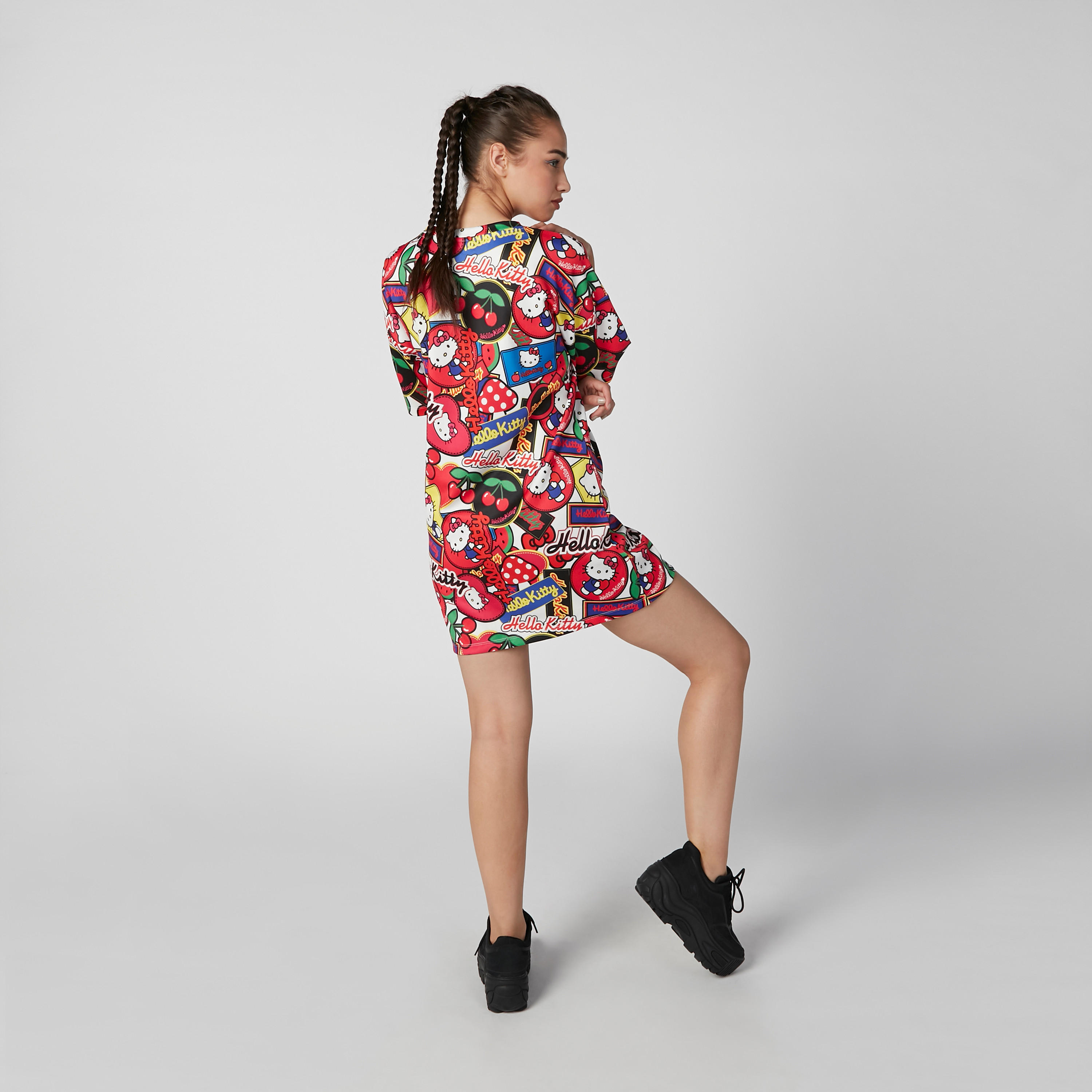 فستان تيشيرت بياقة مستديرة وأكتاف منسدلة وطبعات هالو كيتي-women-clothing-dresses-image-4