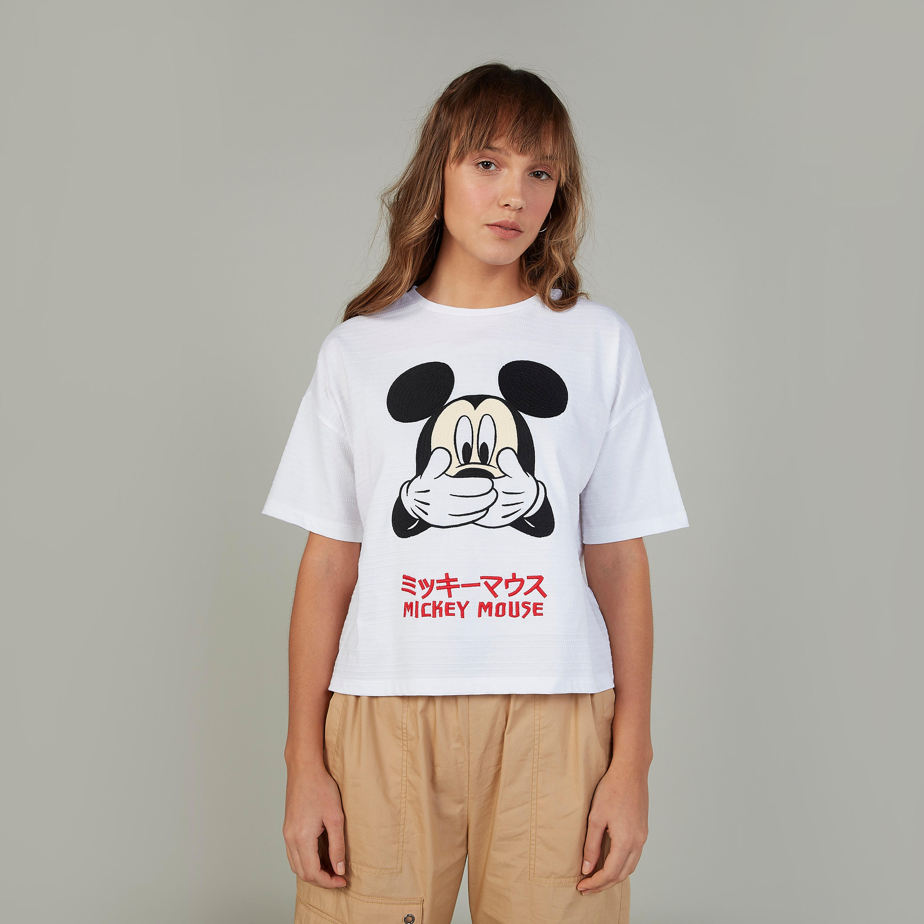 تيشيرت مستدام بياقة مستديرة وطبعات ميكي ماوس -women-clothing-tshirts-image-1