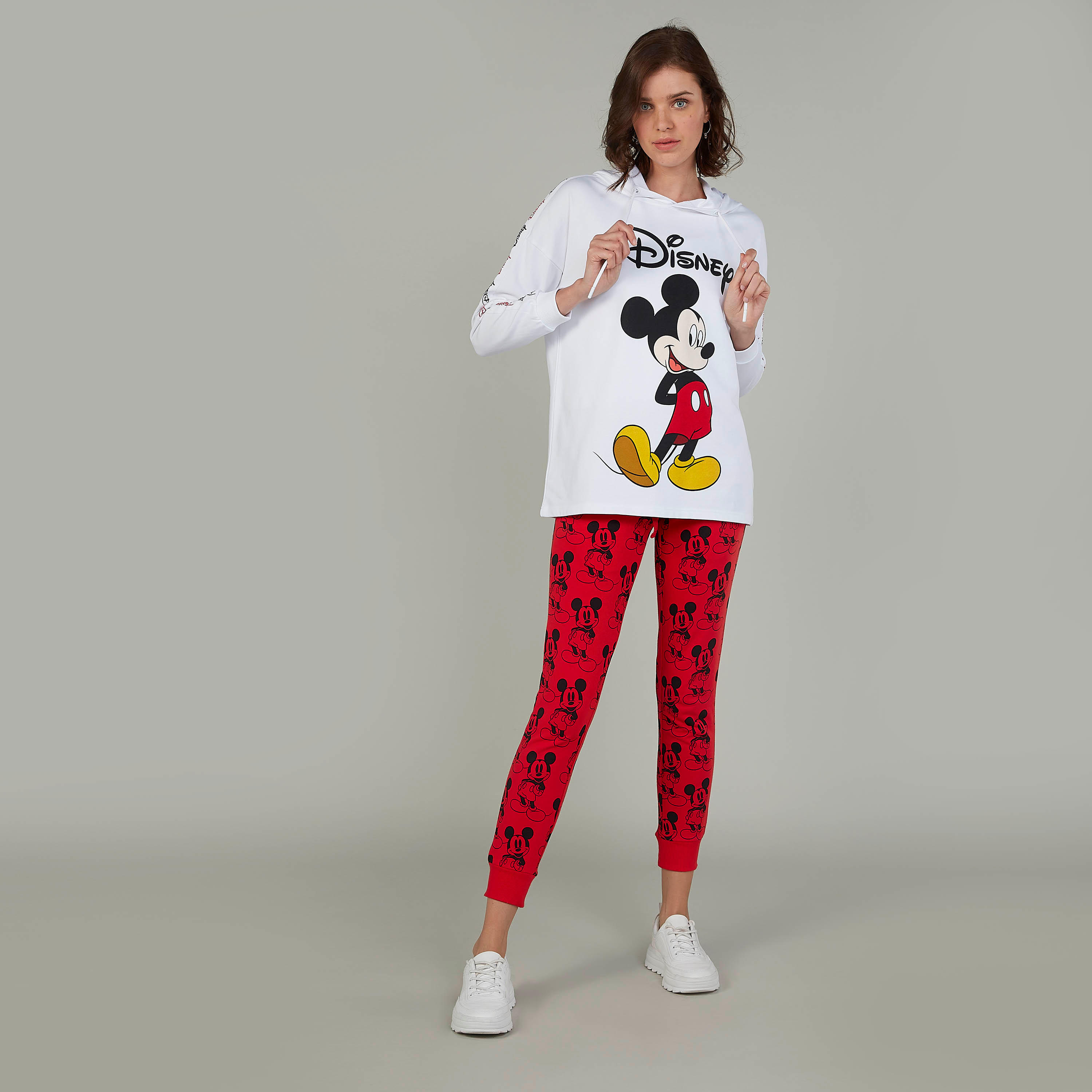 سويت شيرت بقبّعة وأكمام طويلة وطبعات ميكي ماوس-women-winterwear-hoodiesandsweatshirts-sweatshirts-image-2