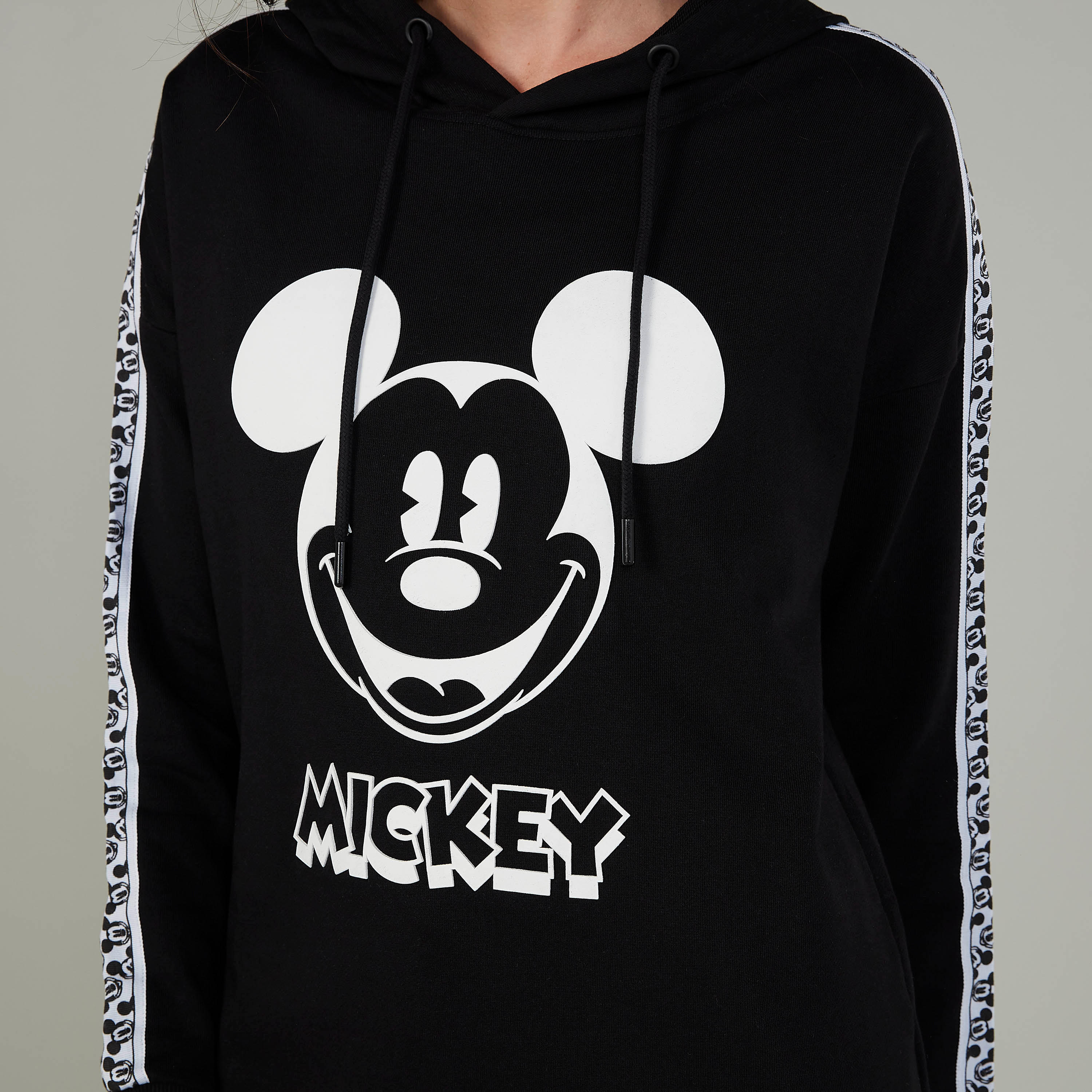 سويت شيرت بقبّعة وأكمام طويلة وطبعات ميكي ماوس-women-winterwear-hoodiesandsweatshirts-sweatshirts-image-3