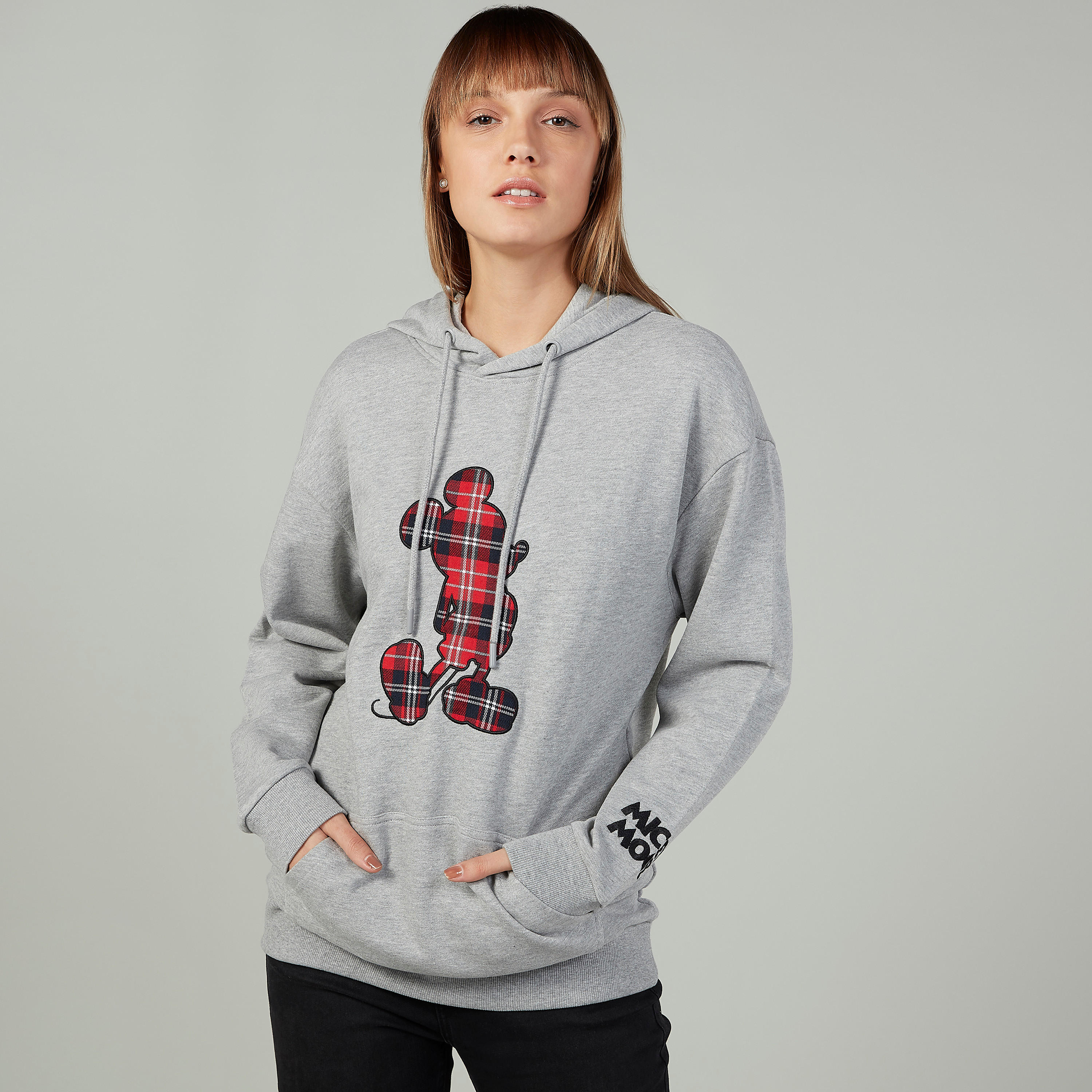 هودي بأكمام طويلة وجيوب كنغر وتطريزات ميكي ماوس-women-winterwear-hoodiesandsweatshirts-sweatshirts-image-1