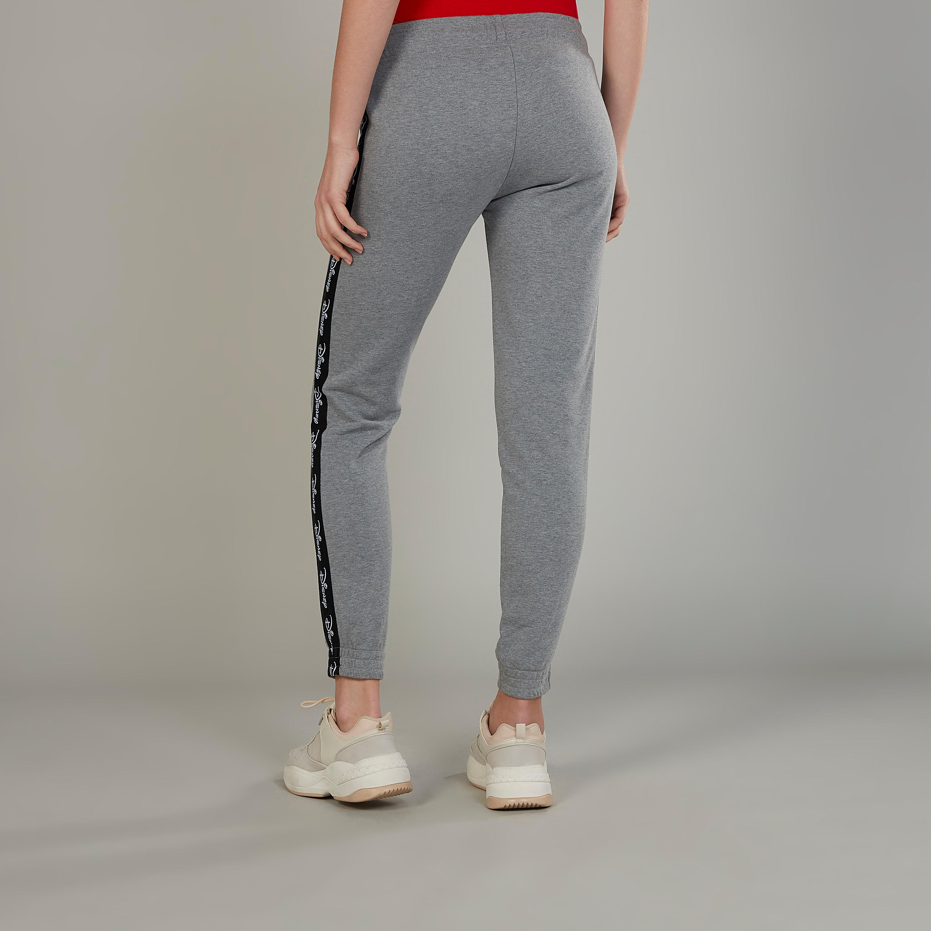 بنطلون رياضي سليم بخصر متوسط الارتفاع وجيوب بطبعات ميكي ماوس-women-clothing-bottoms-joggers-image-4