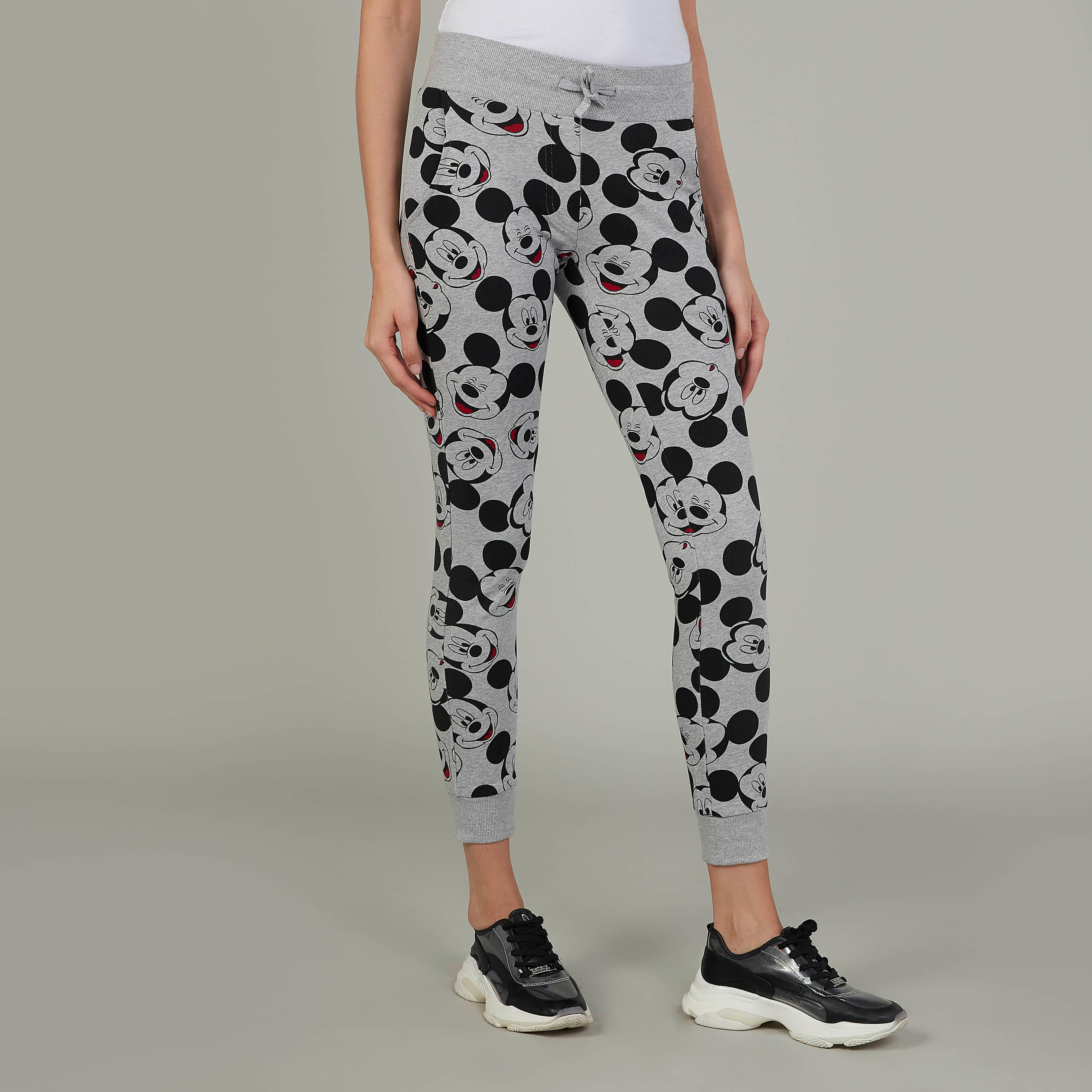 بنطلون رياضي بخصر مطّاطي وجيوب وطبعات ميكي ماوس-women-clothing-bottoms-joggers-image-1